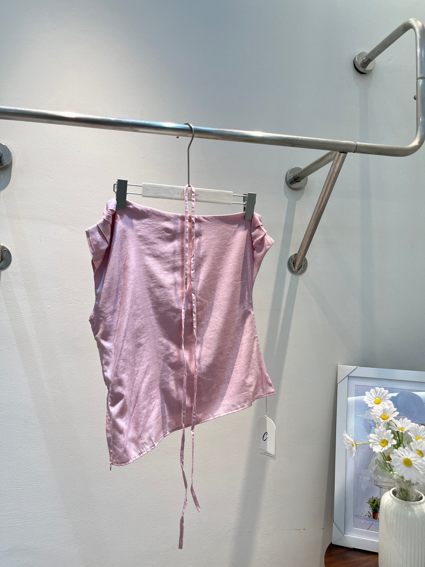 HALF SHOULDER STRAP WAIST TOP