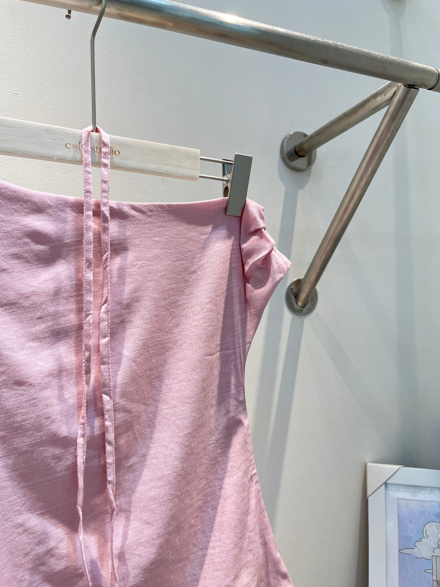 HALF SHOULDER STRAP WAIST TOP