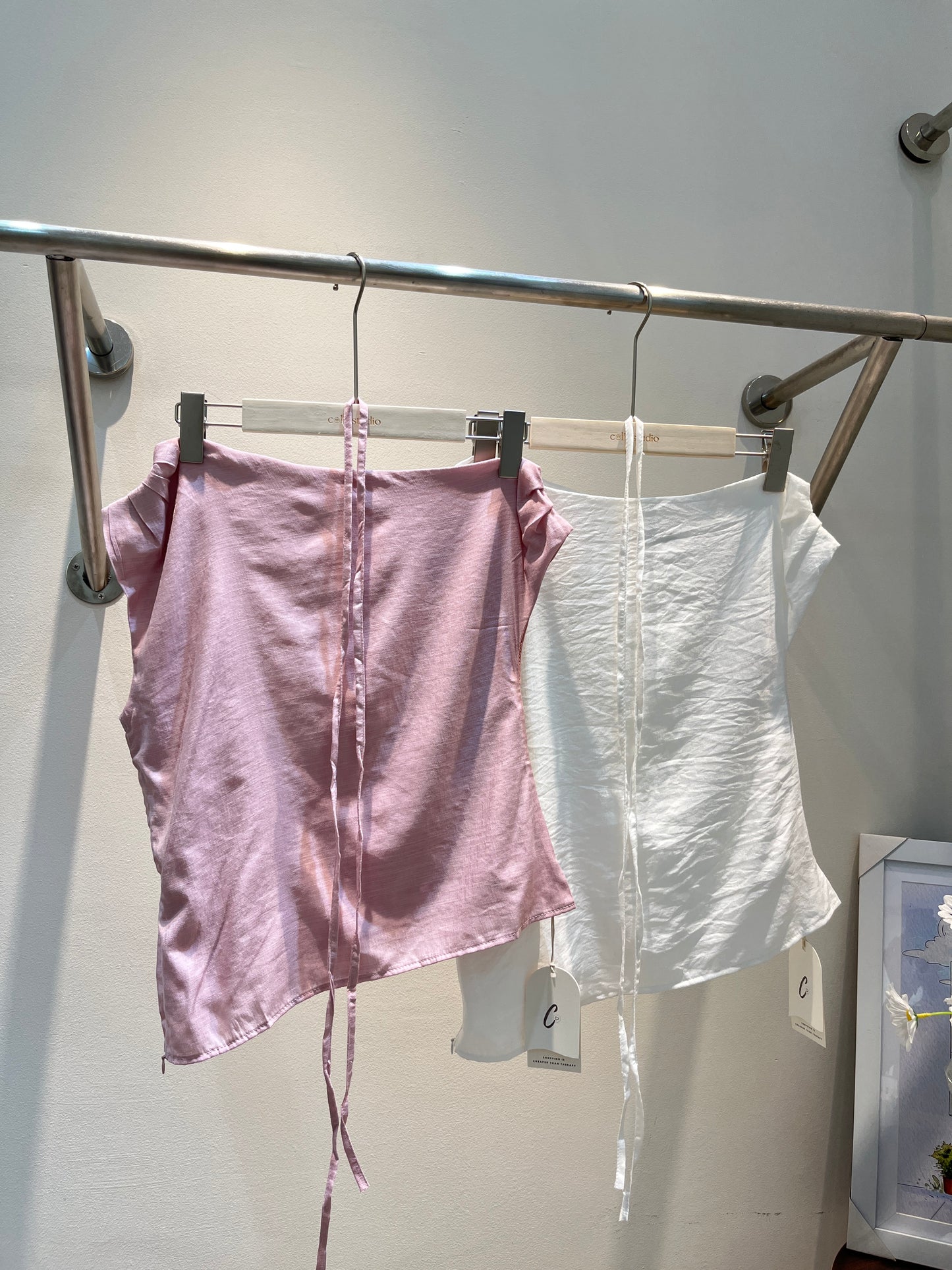 HALF SHOULDER STRAP WAIST TOP