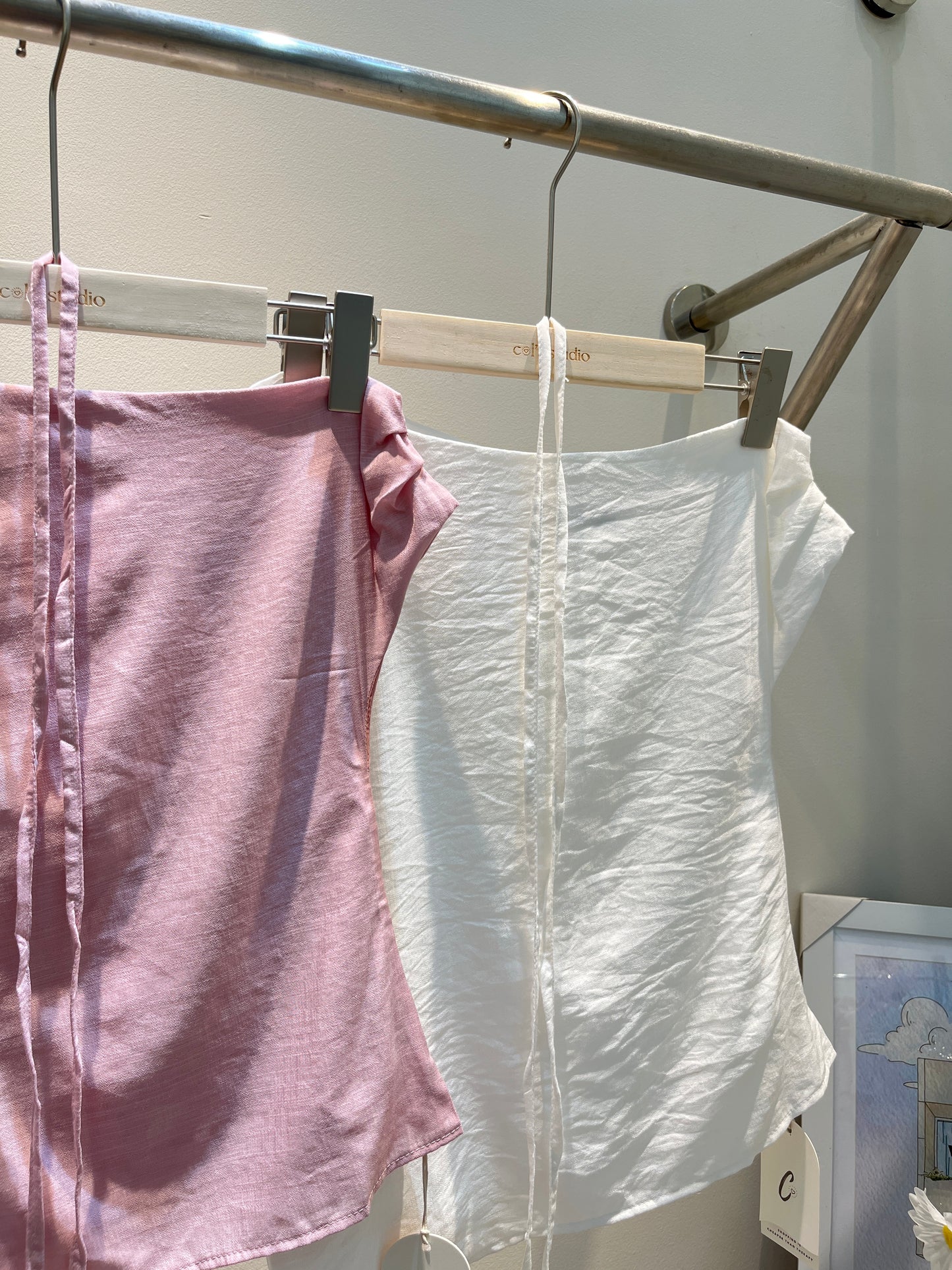 HALF SHOULDER STRAP WAIST TOP