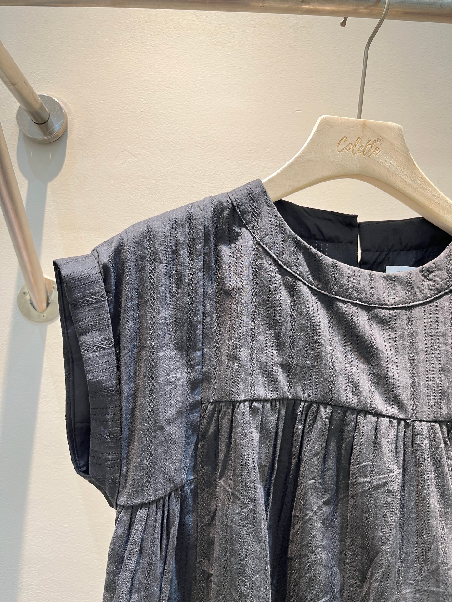 SHORT SLEEVE FLOWY TOP