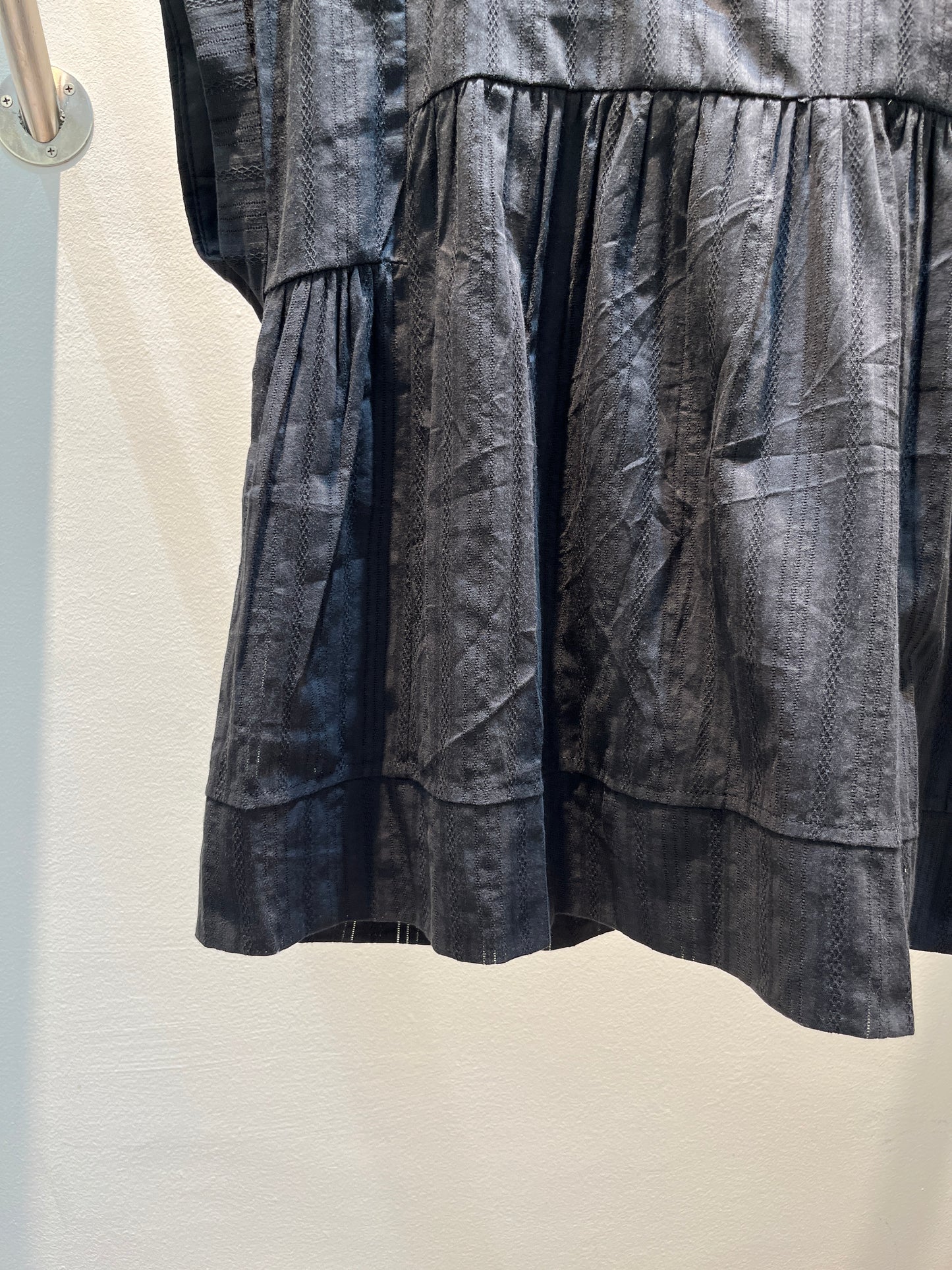 SHORT SLEEVE FLOWY TOP