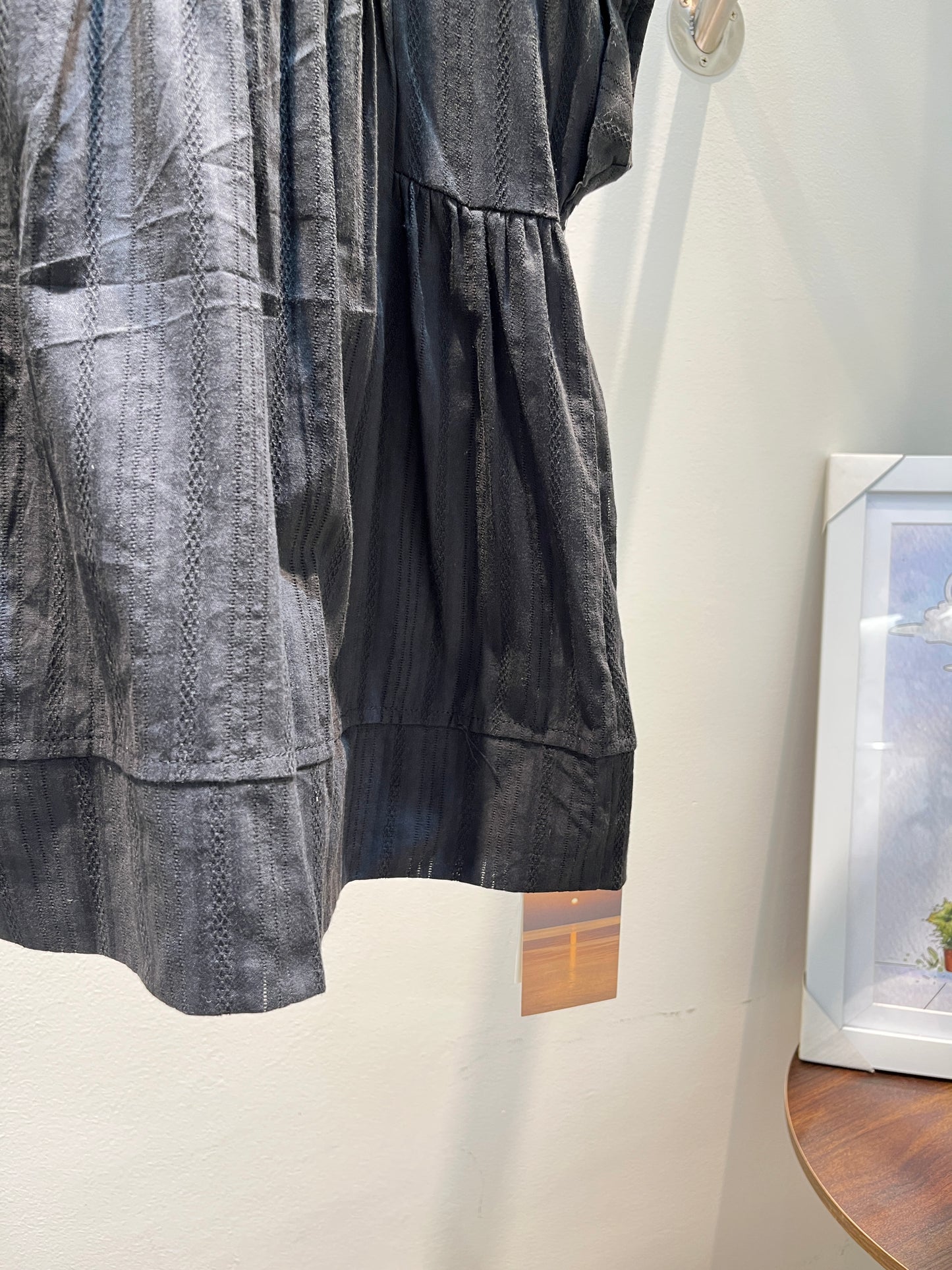 SHORT SLEEVE FLOWY TOP