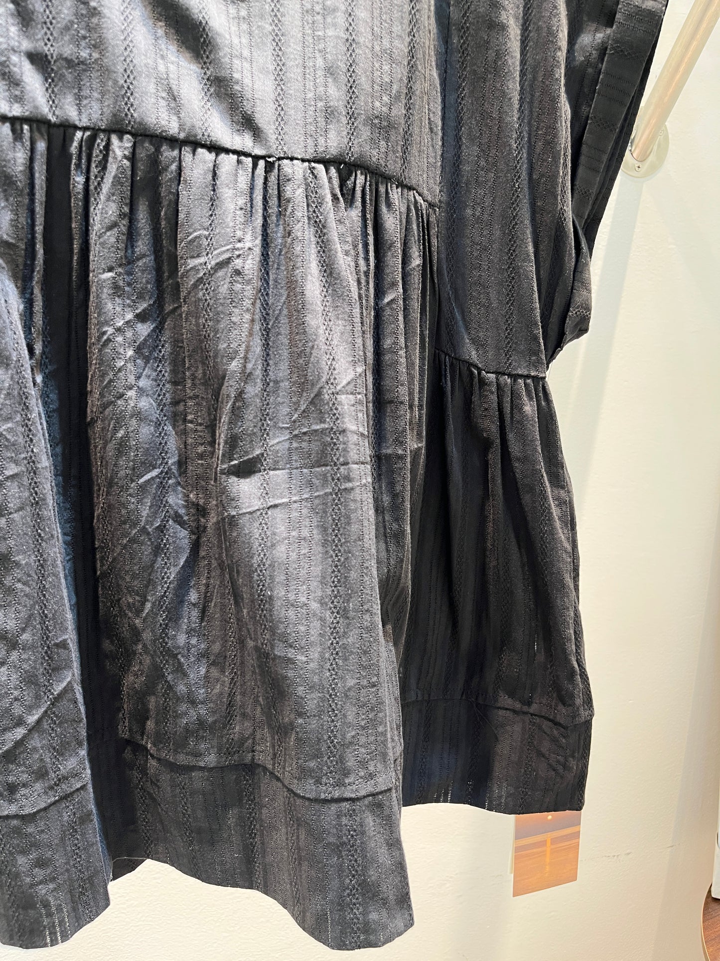 SHORT SLEEVE FLOWY TOP