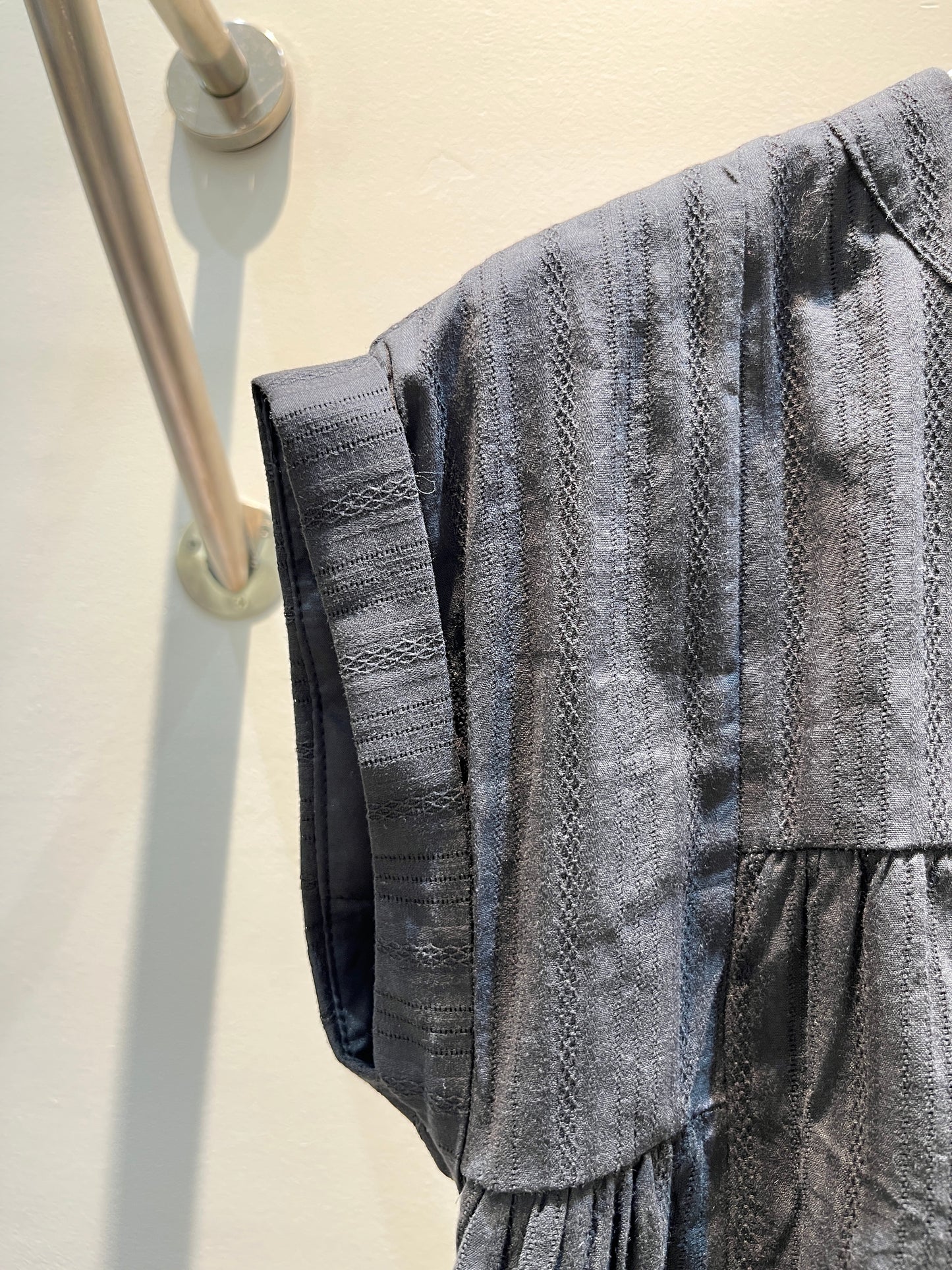 SHORT SLEEVE FLOWY TOP