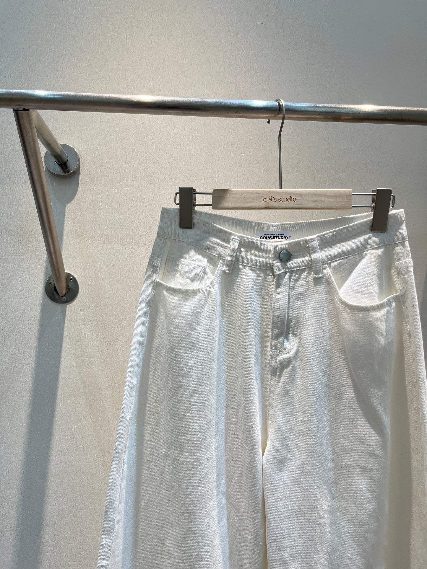 Baggy white denim jeans