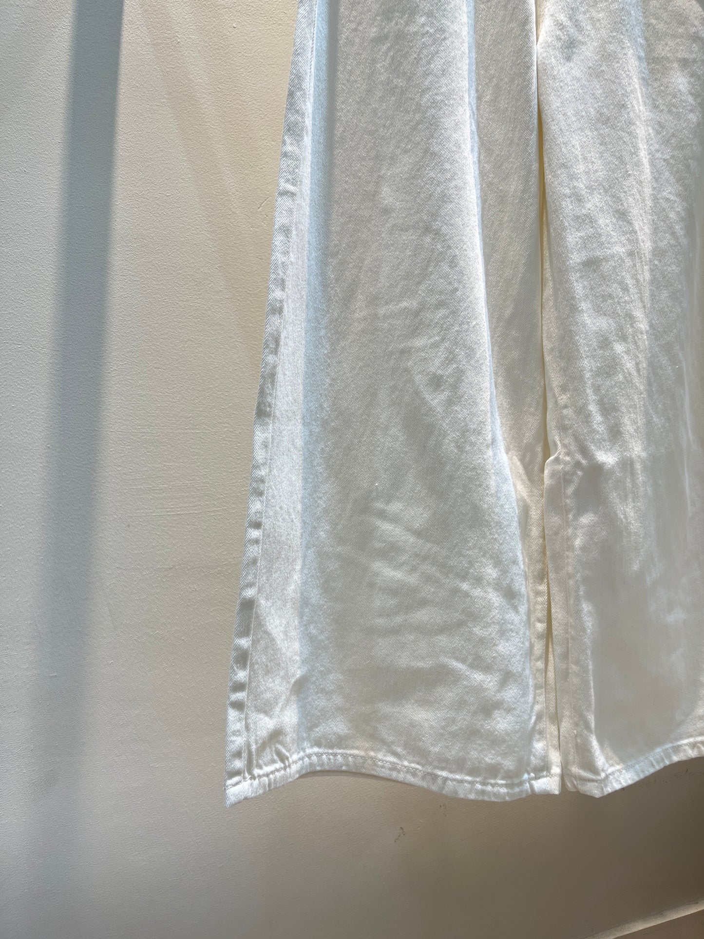 Baggy white denim jeans