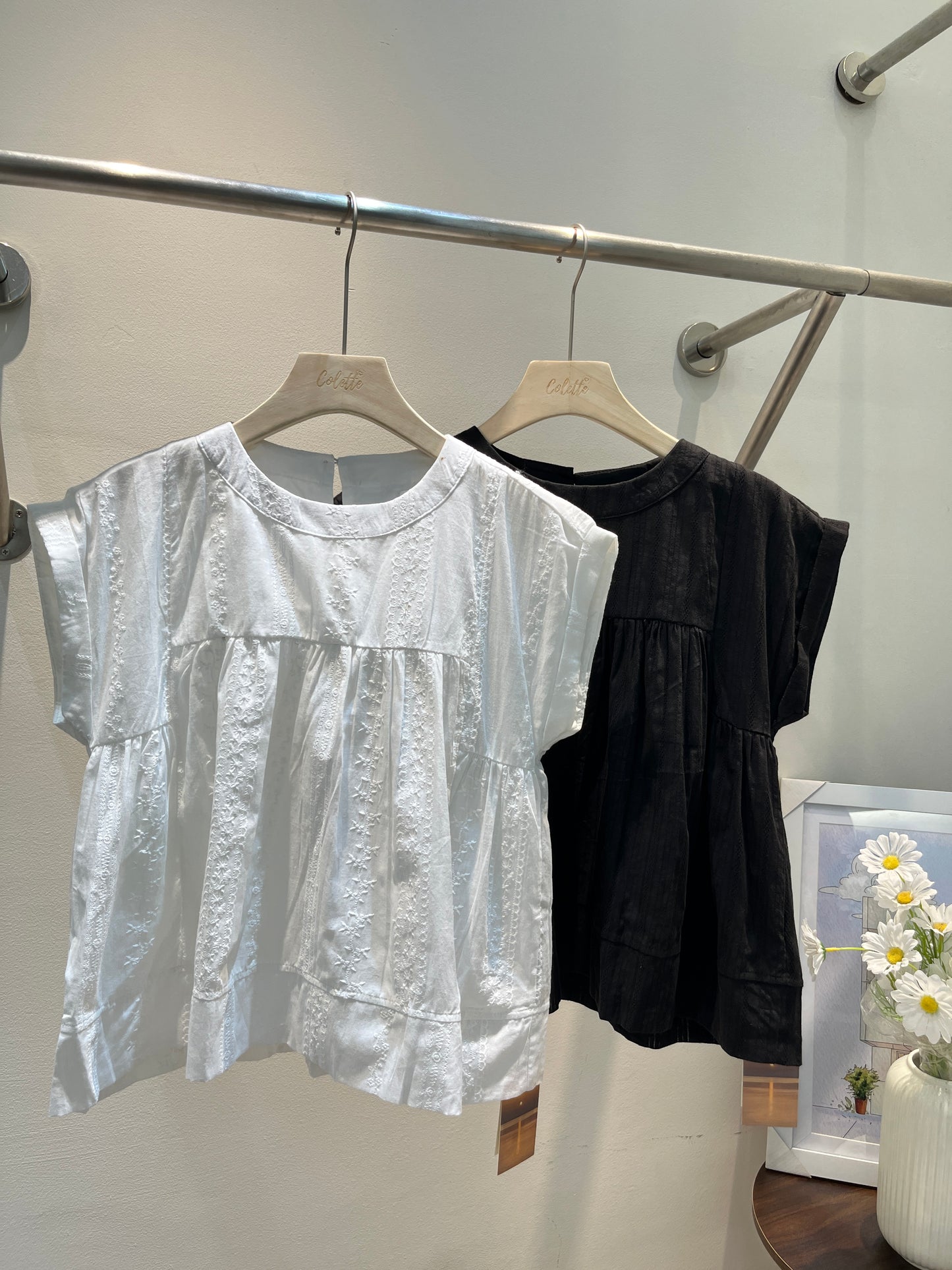 SHORT SLEEVE FLOWY TOP