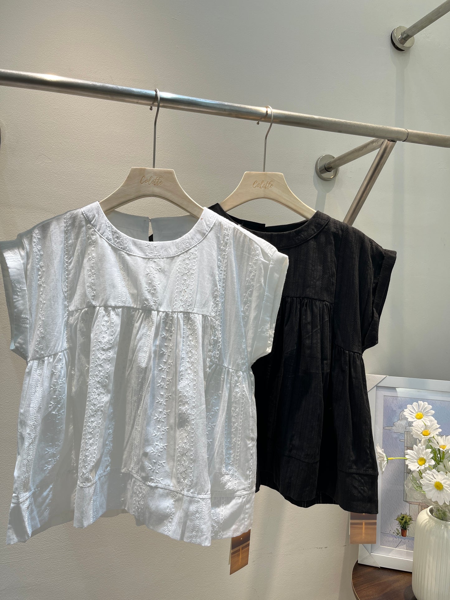 SHORT SLEEVE FLOWY TOP