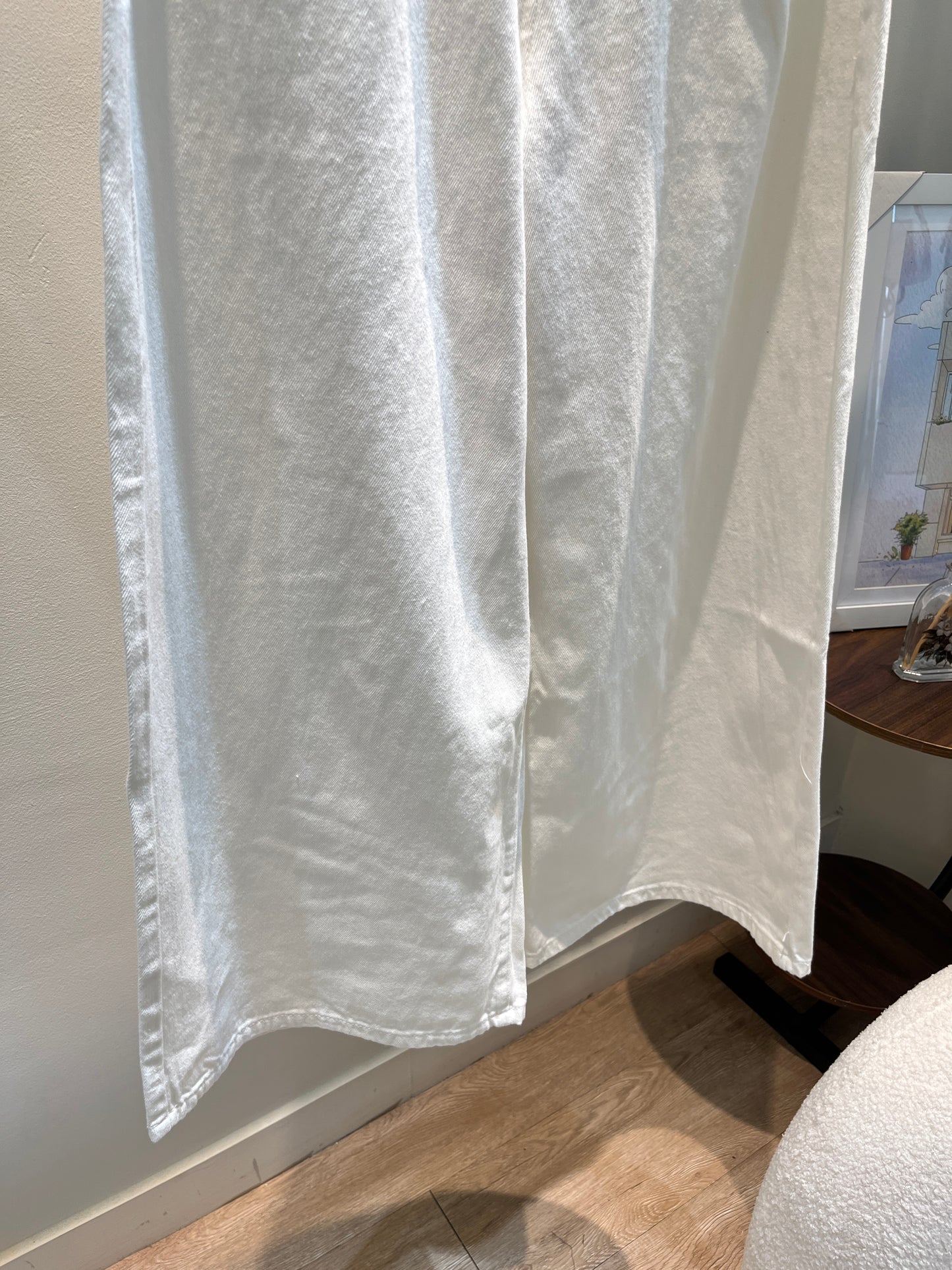 Baggy white denim jeans