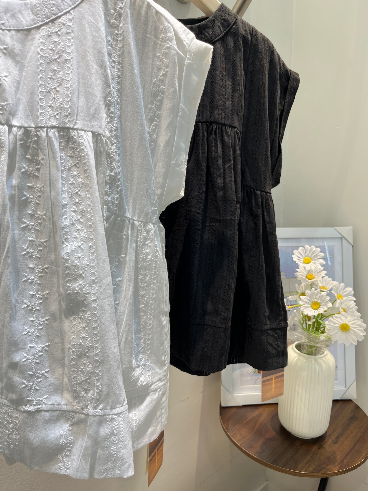 SHORT SLEEVE FLOWY TOP