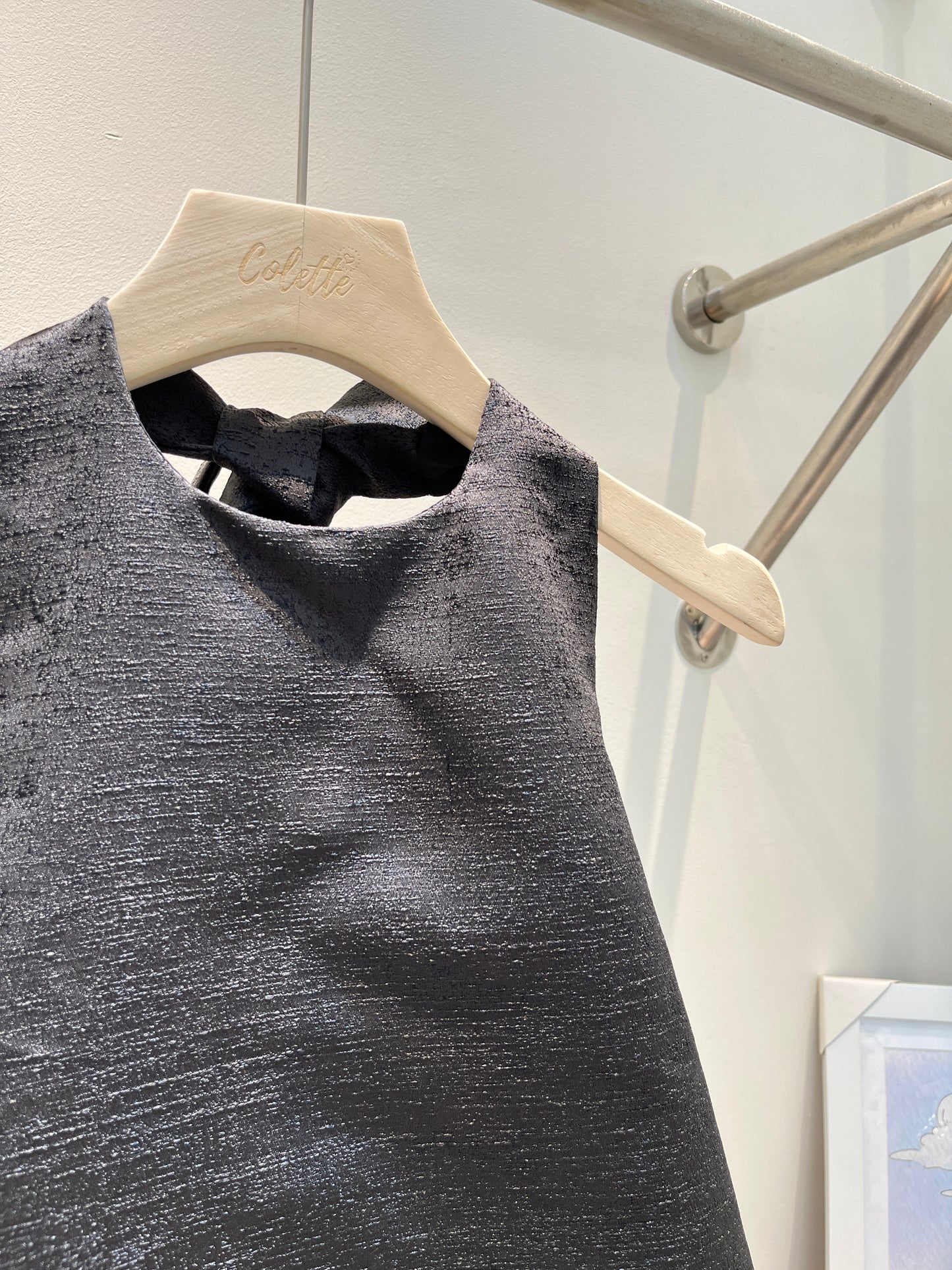 BACKLESS STRUCTURED SLEEVELESS TOP (black)