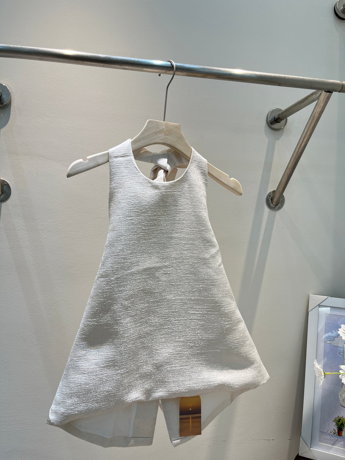 BACKLESS STRUCTURED SLEEVELESS TOP (WHITE)