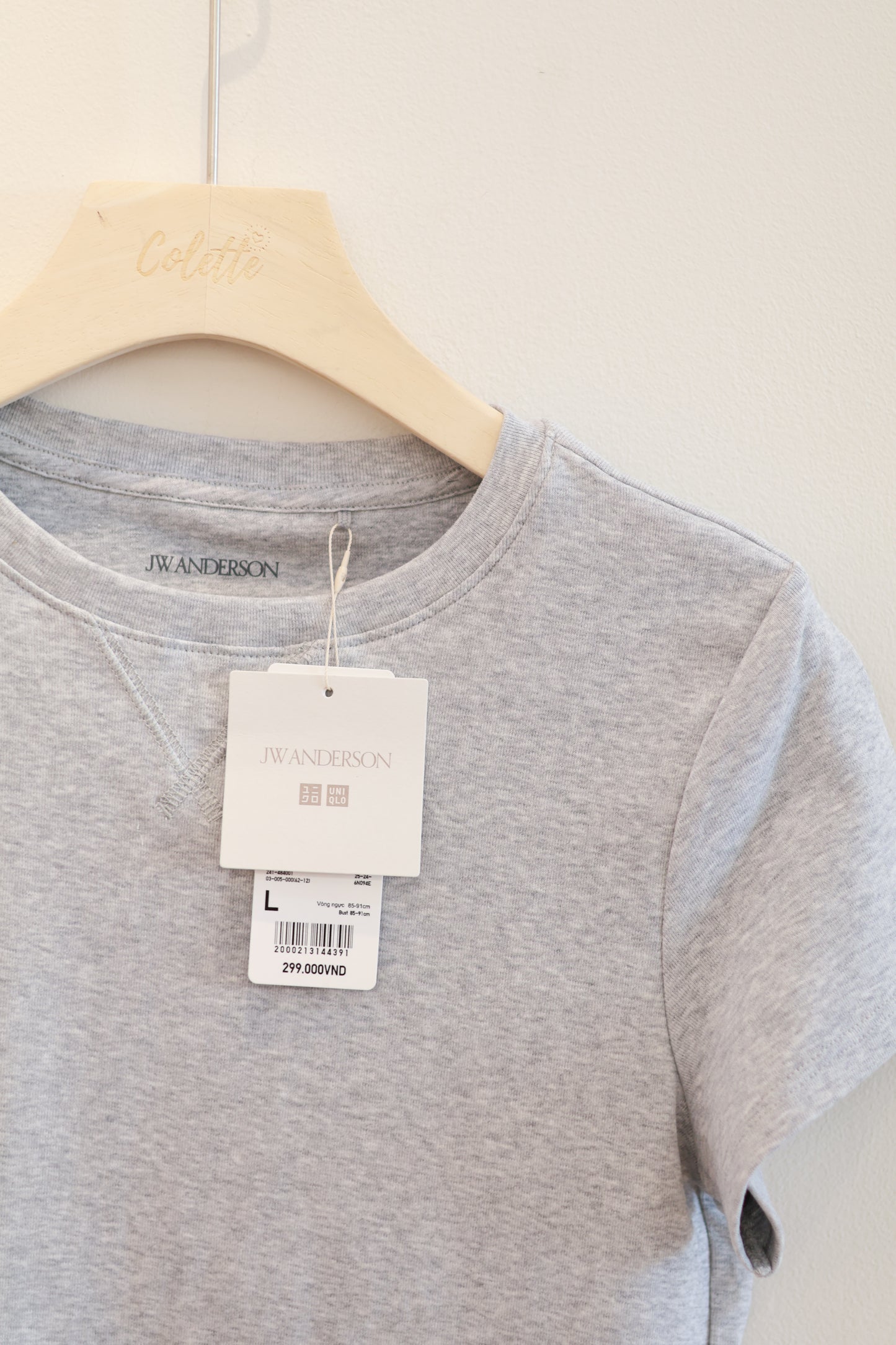JWA UNIQLO BABY TEE