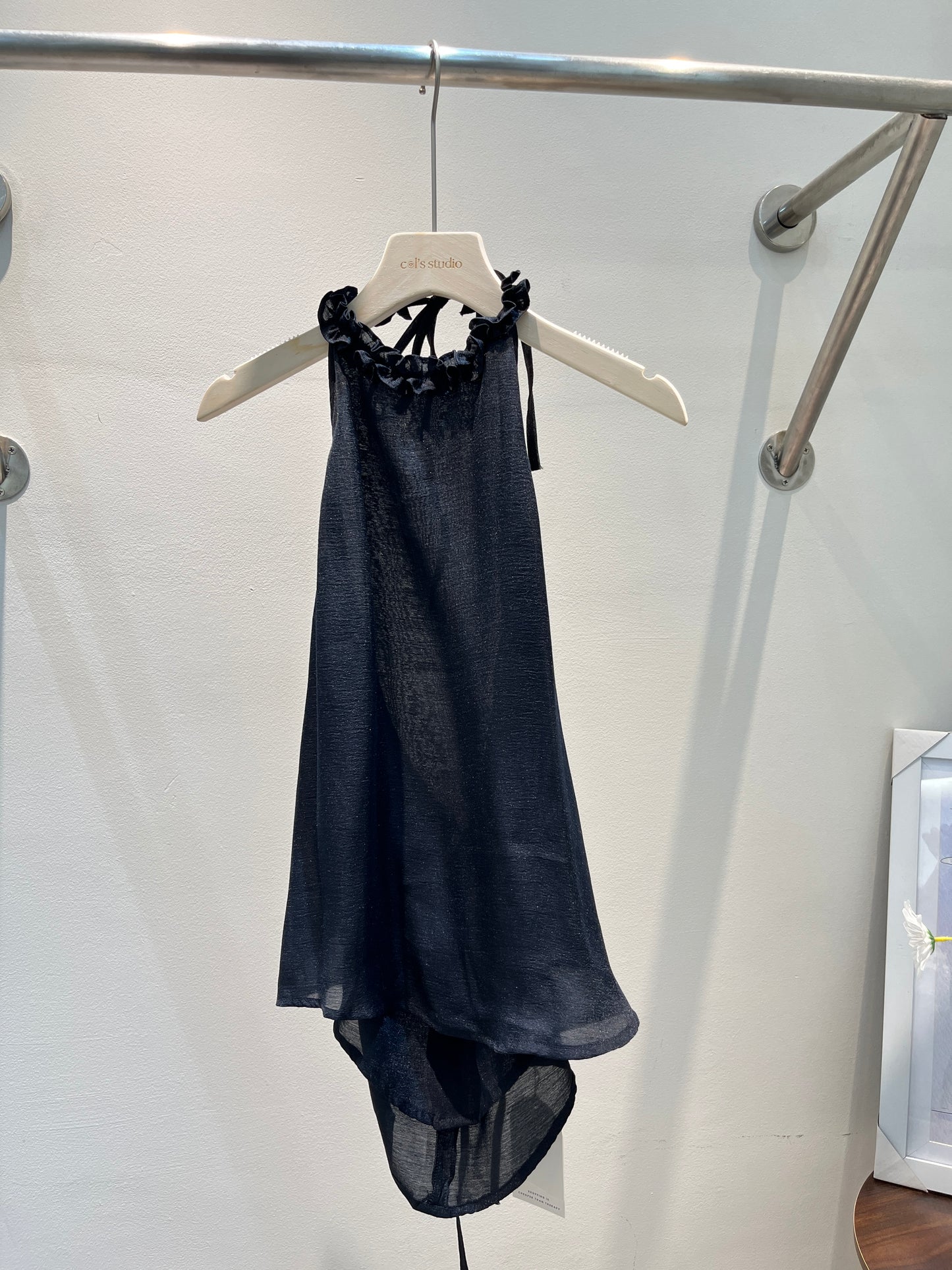 HALTER RUCHED NECK FLOWY TOP (BLACK)