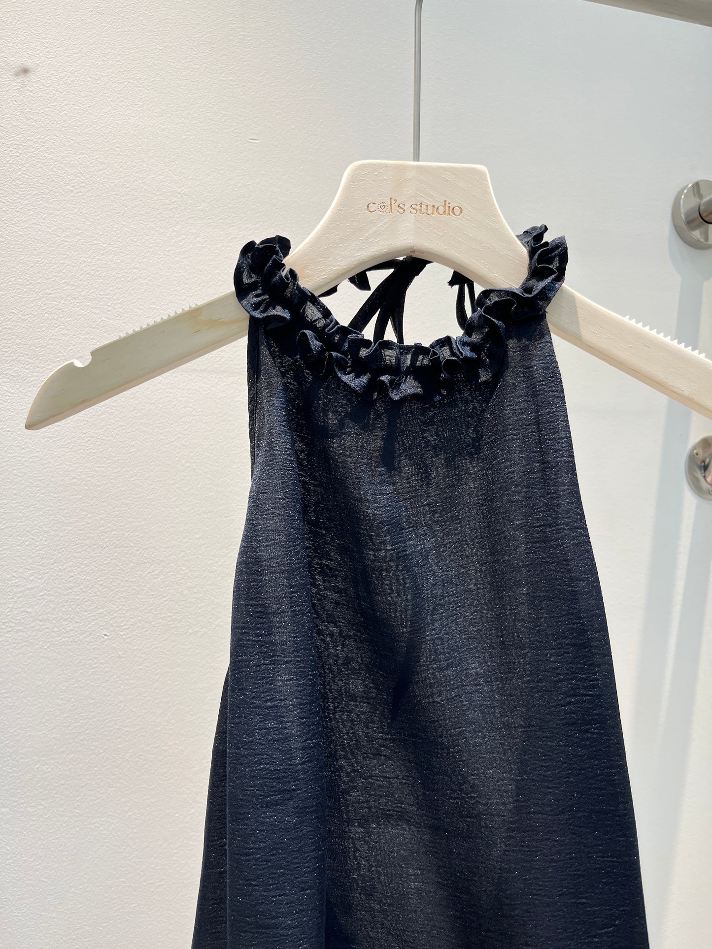 HALTER RUCHED NECK FLOWY TOP (BLACK)