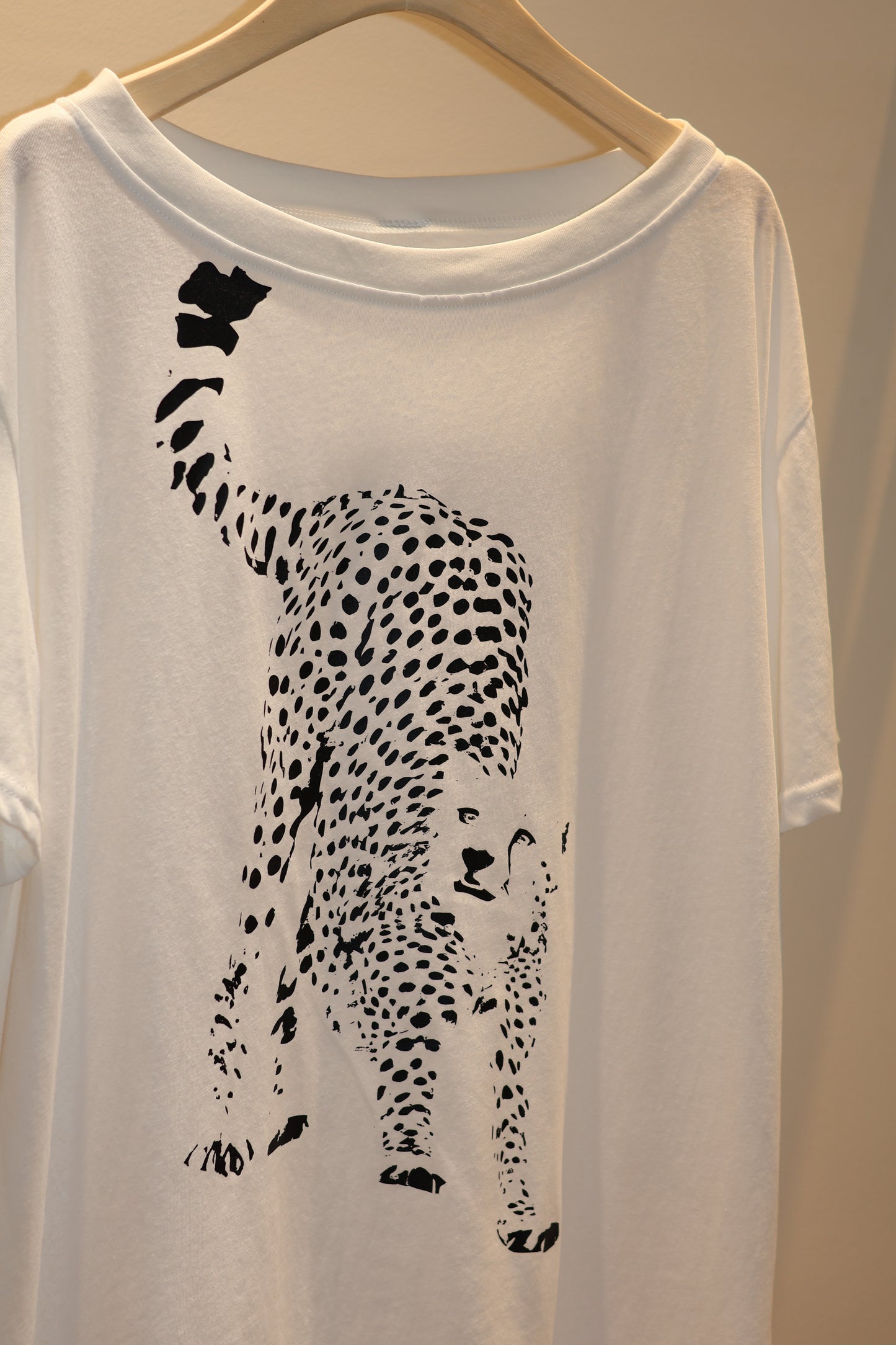 LEOPARD HALF SHOULDER TOP