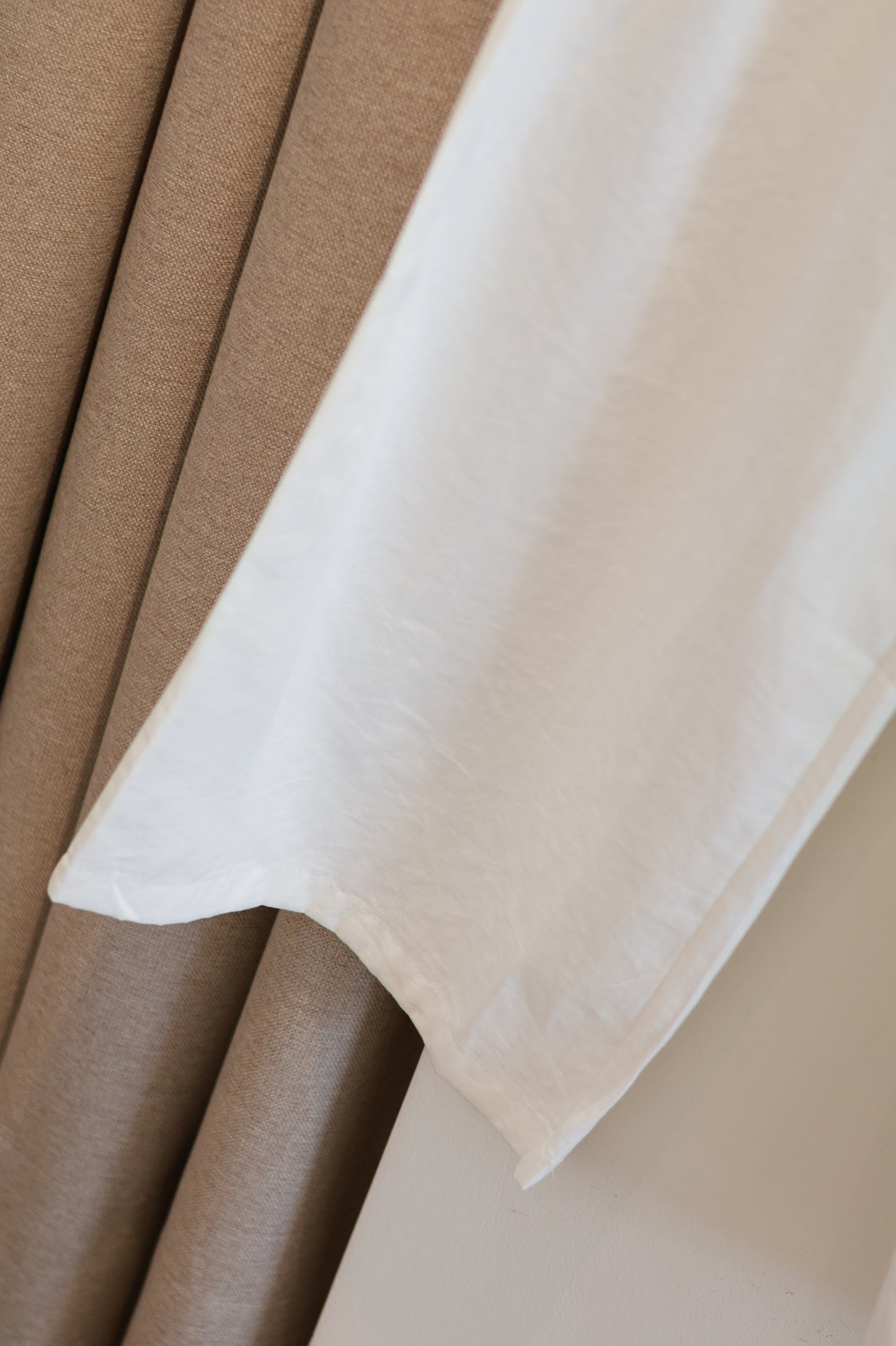 WAIST DETAIL WHITE BOTTOMS
