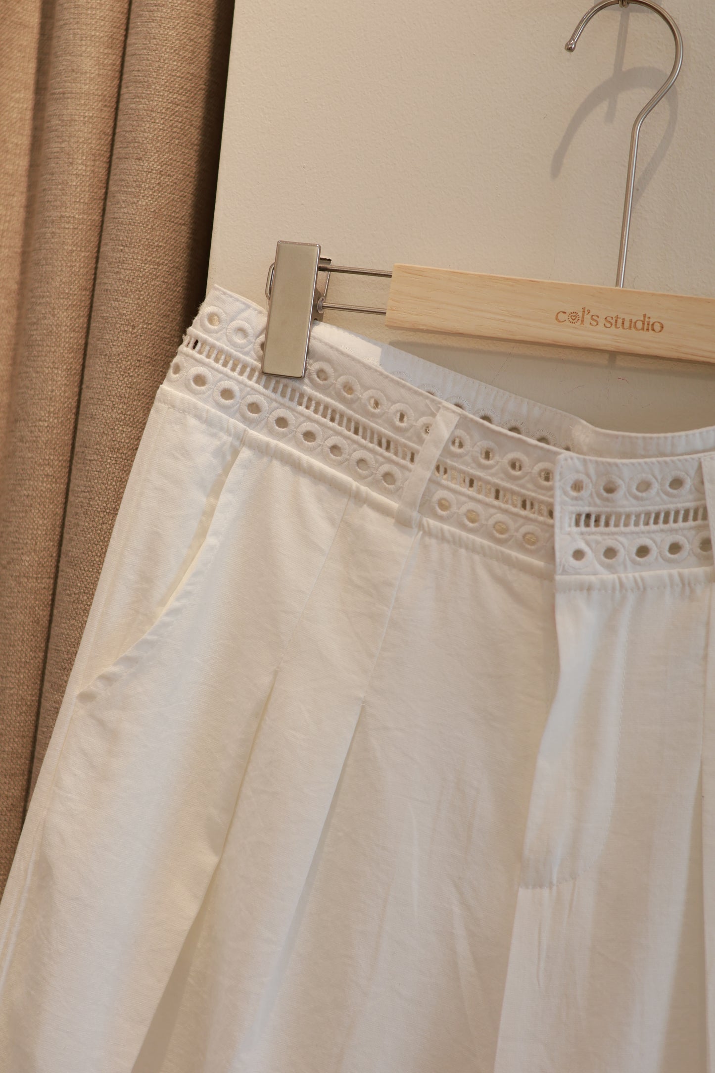 WAIST DETAIL WHITE BOTTOMS