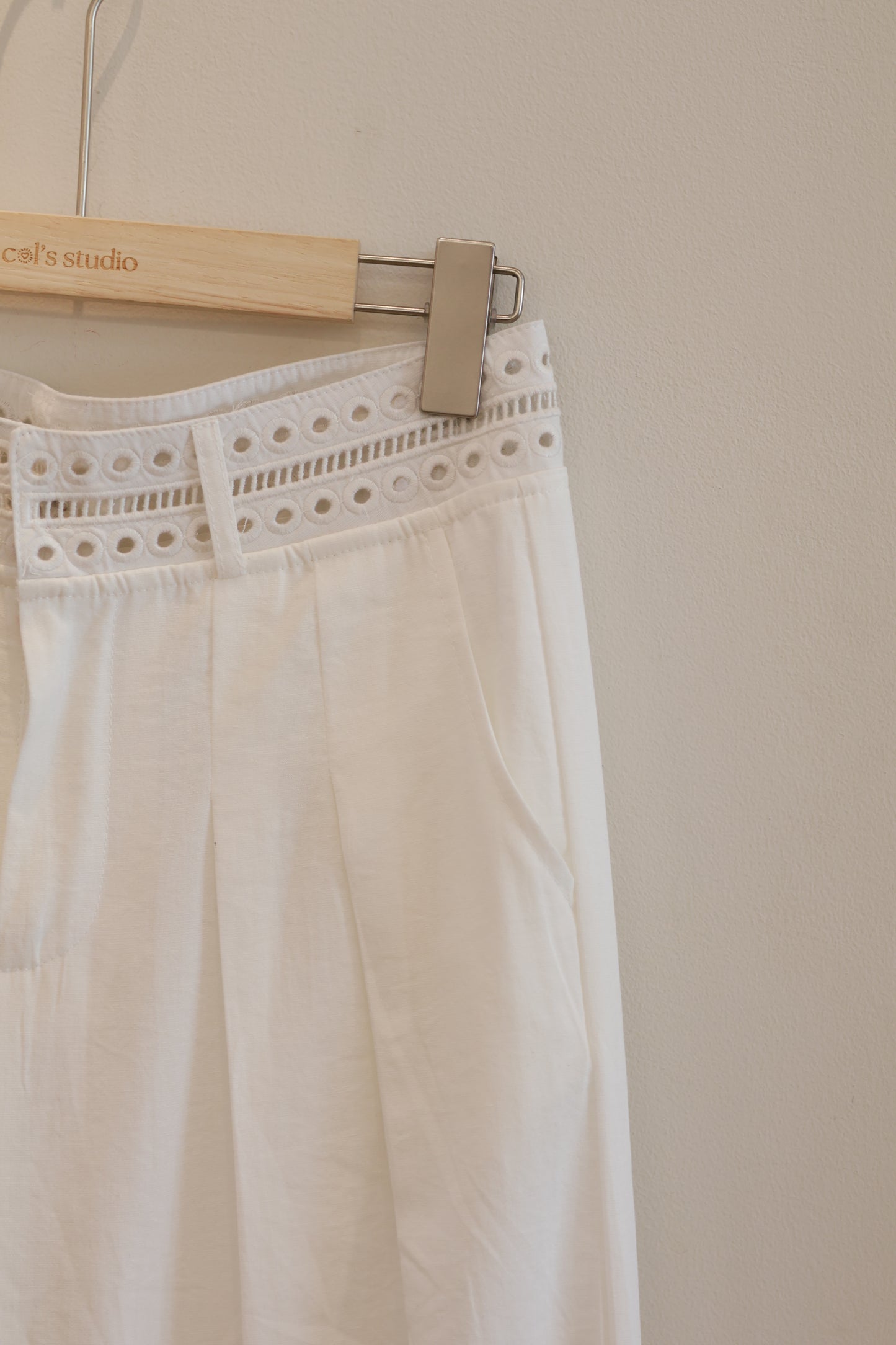 WAIST DETAIL WHITE BOTTOMS