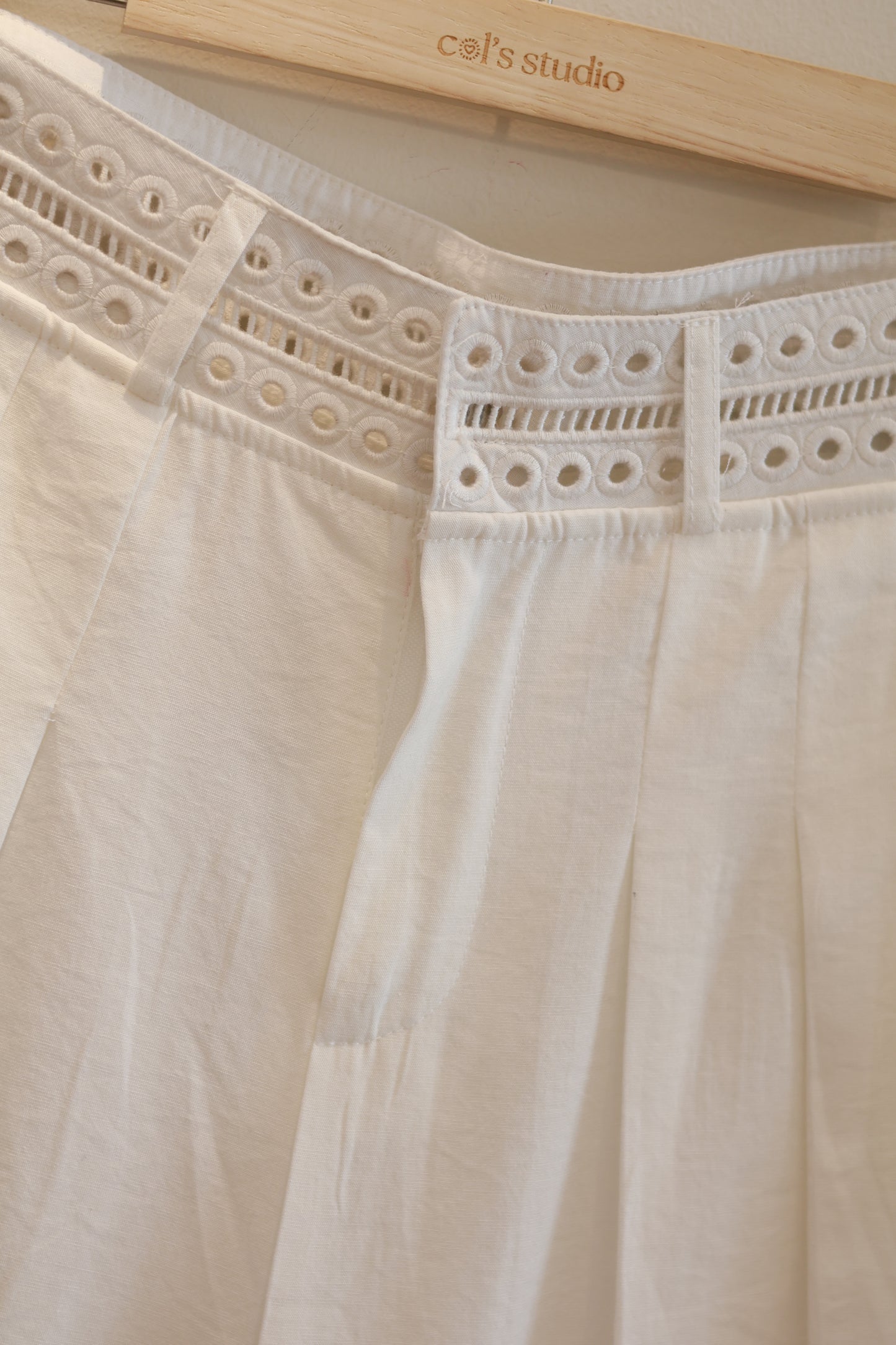 WAIST DETAIL WHITE BOTTOMS