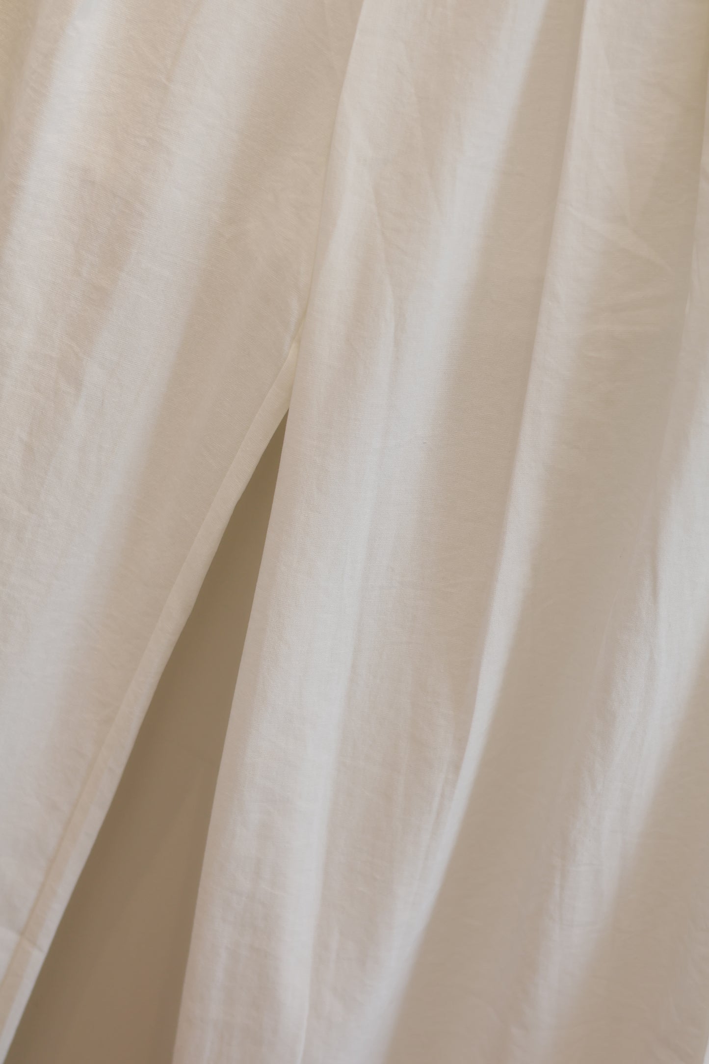 WAIST DETAIL WHITE BOTTOMS