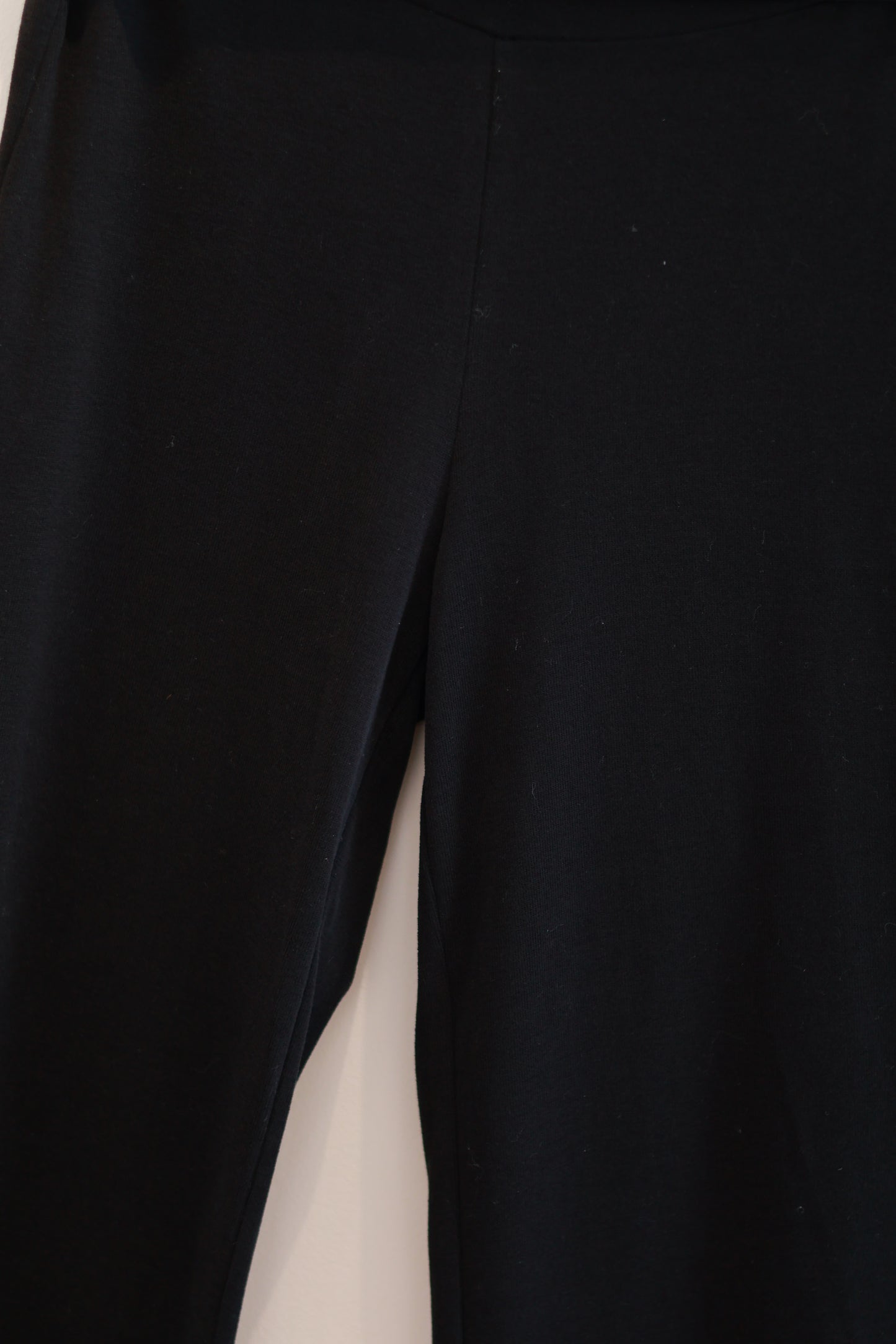 BLACK FLARED BOTTOMS