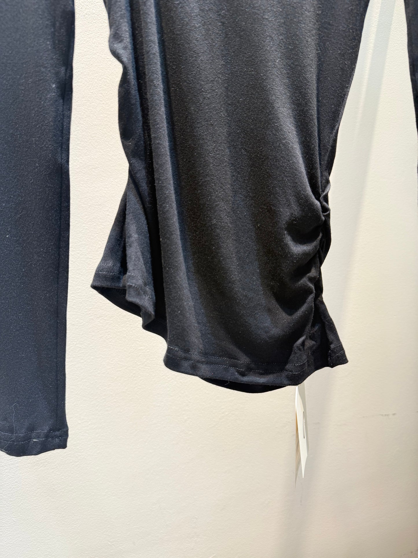 BLACK ASYM LONG SLEEVE TOP