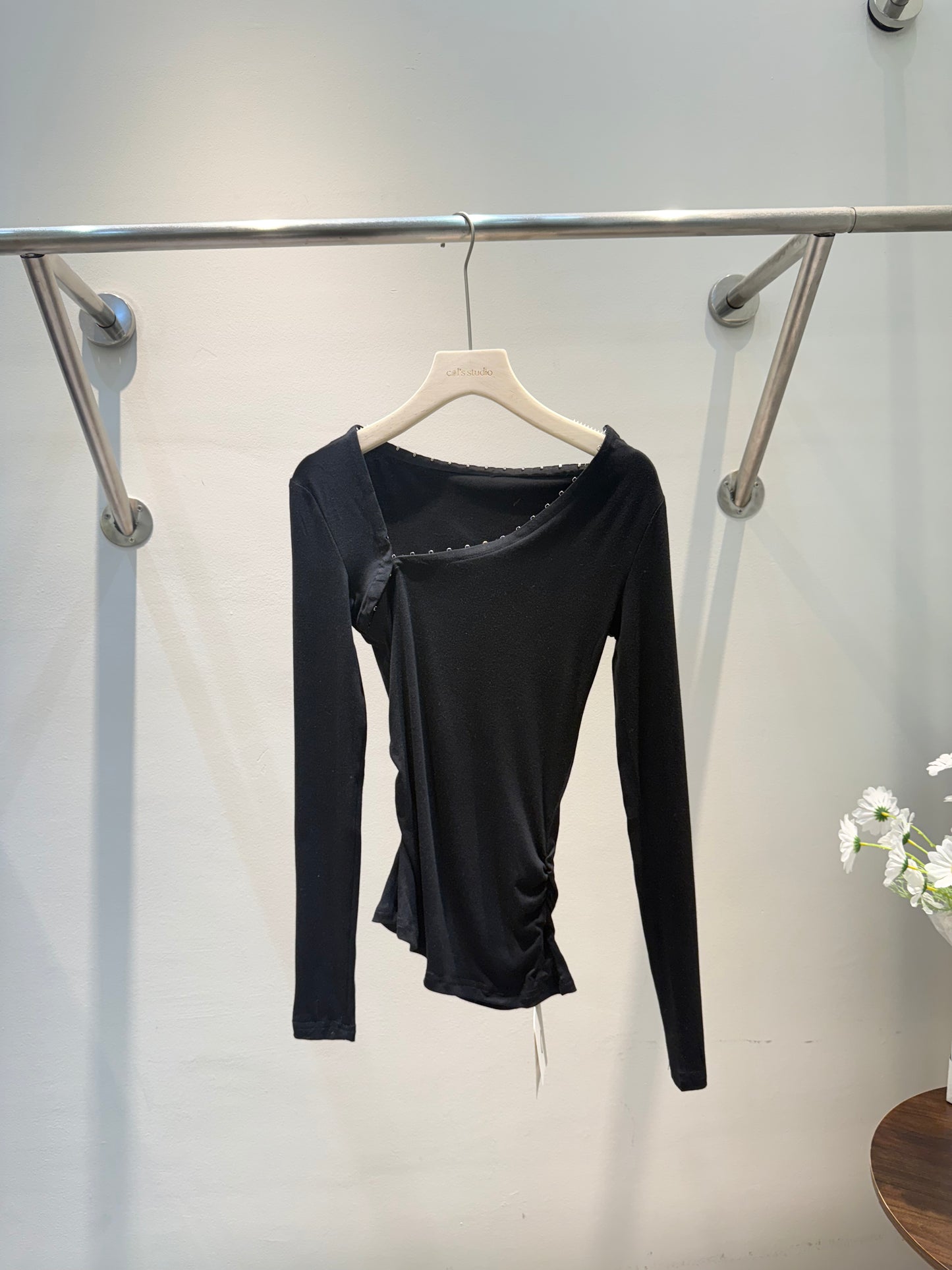 BLACK ASYM LONG SLEEVE TOP