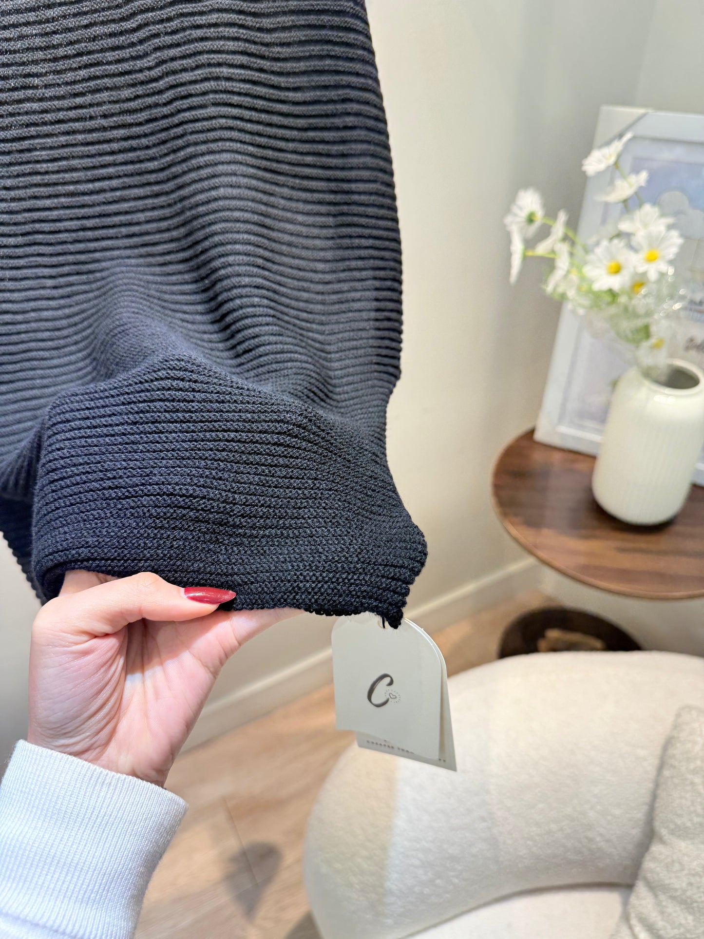 KNITTED BLACK SWEATER