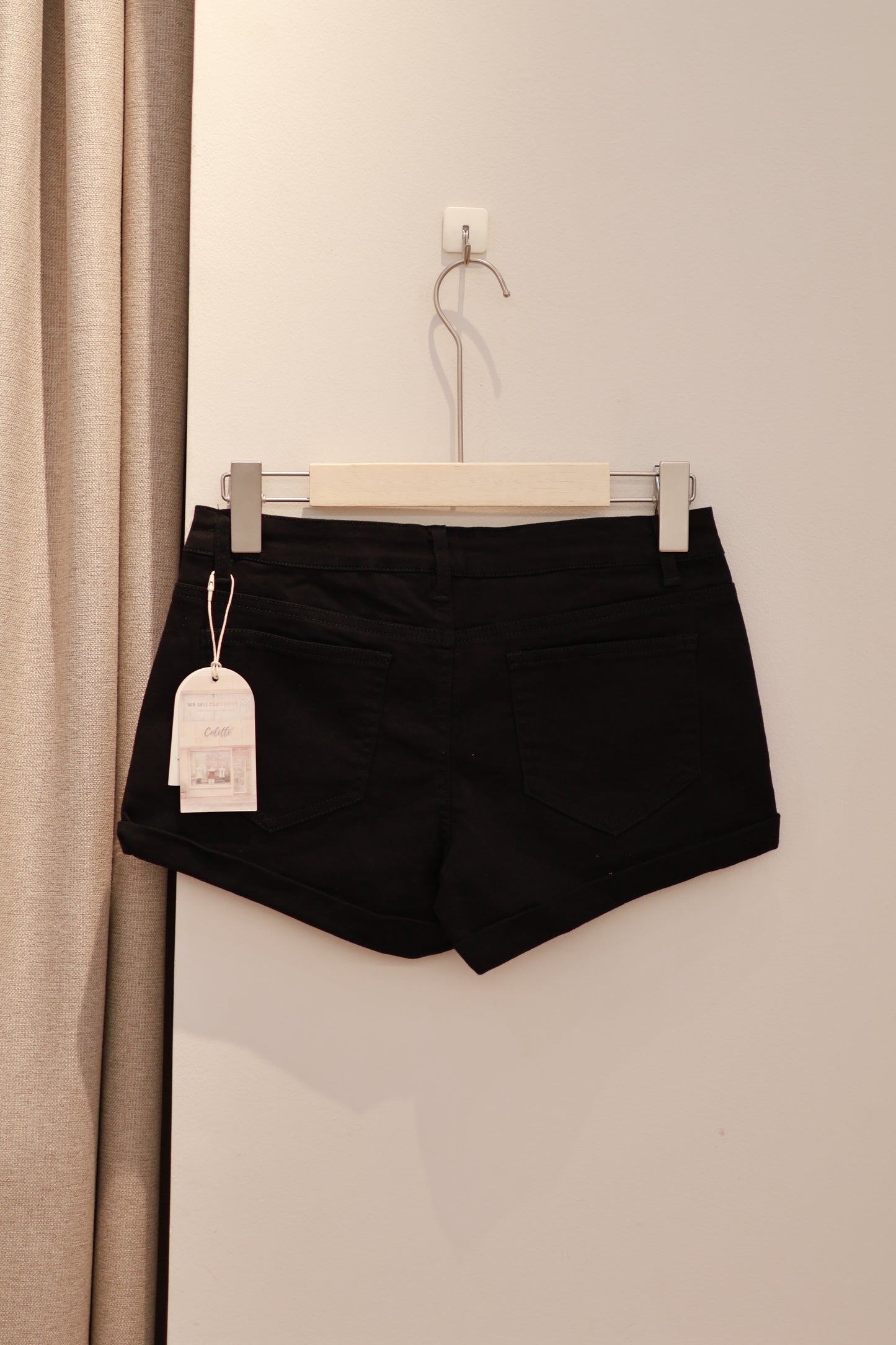 PLAIN BLACK DENIM SHORTS