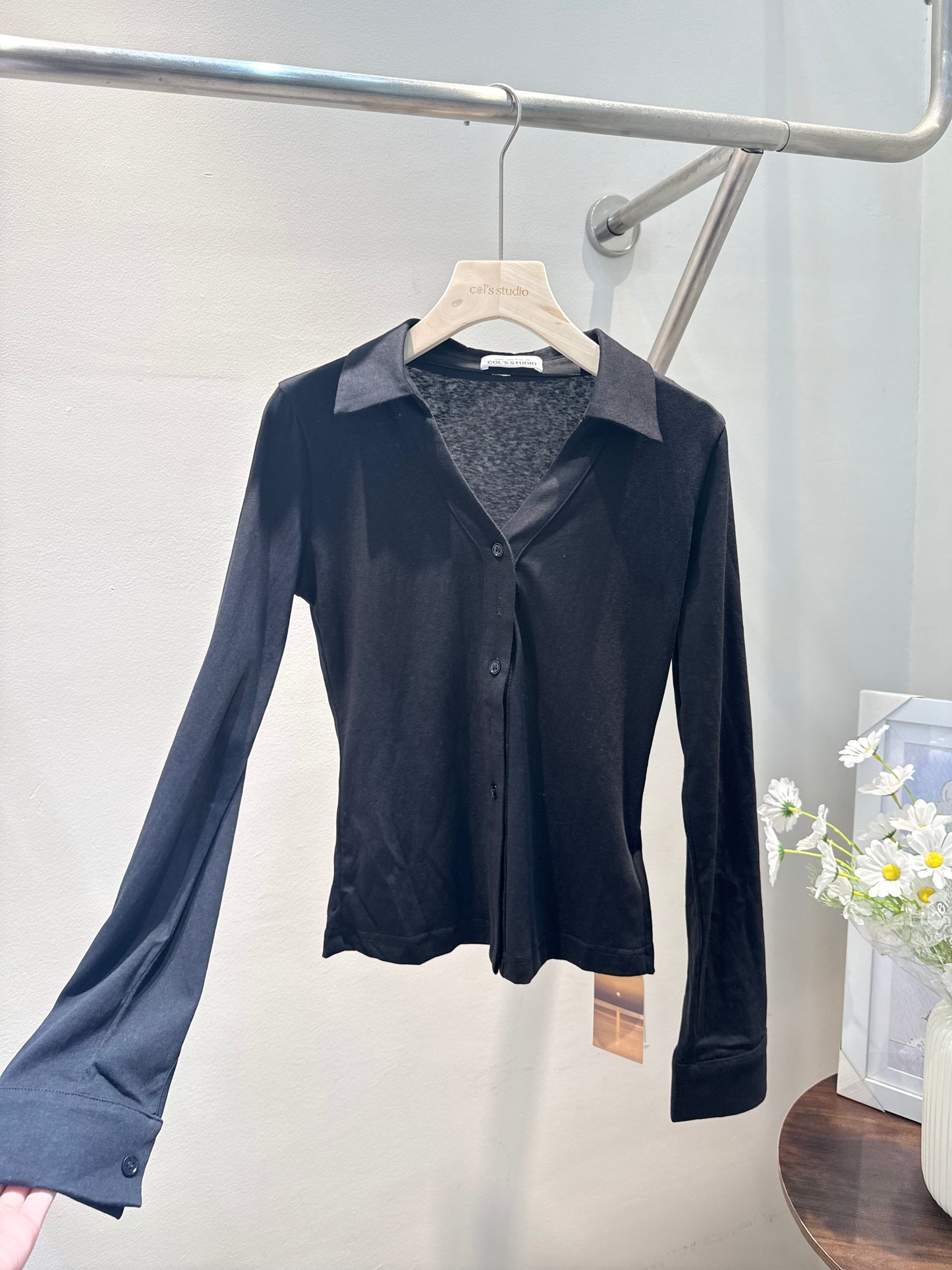 Buttoned long sleeve top