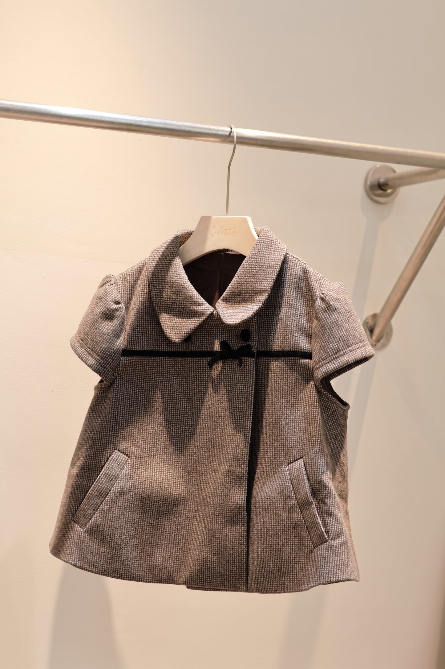 BROWN RIBBON SHORT SLEEVE