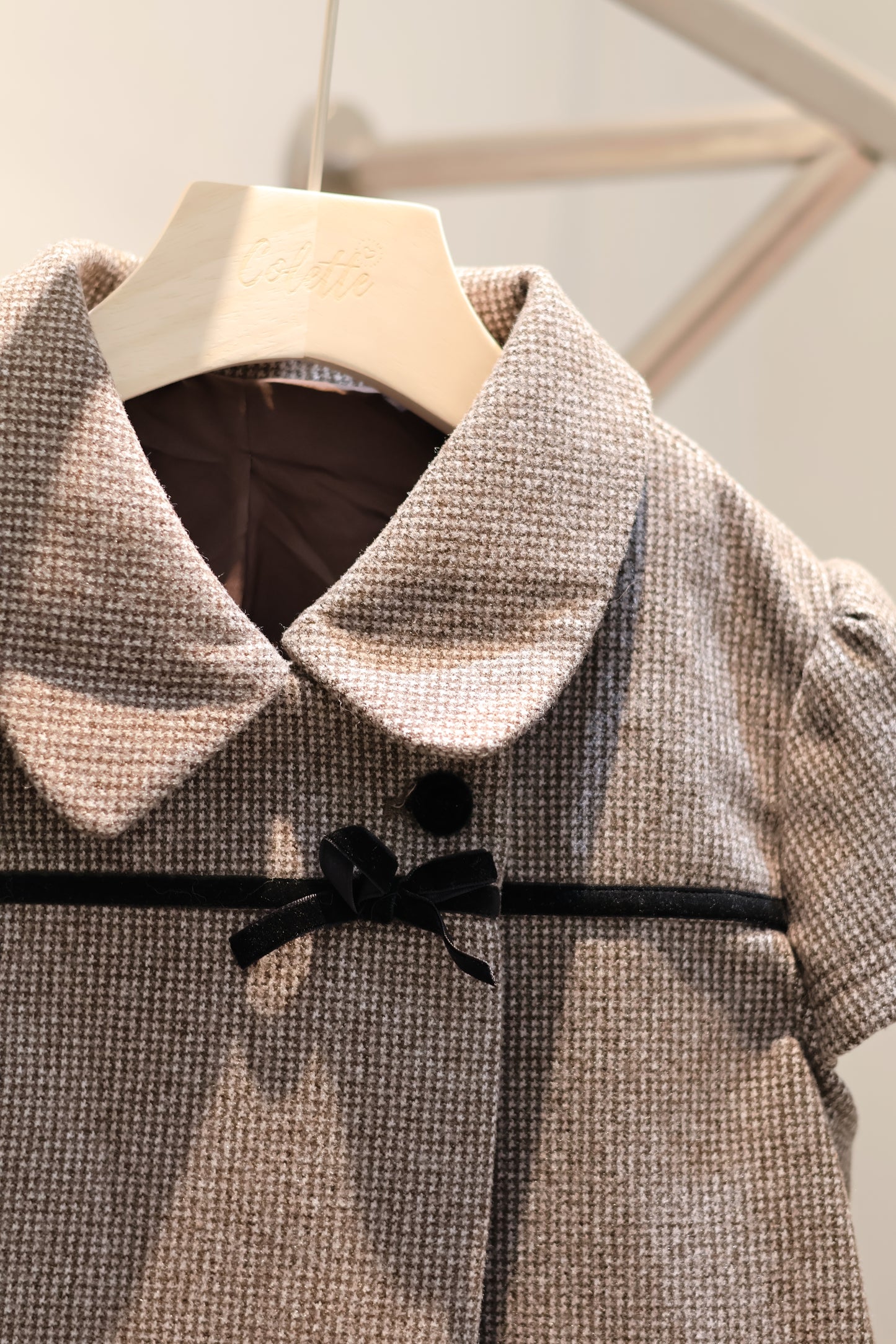 BROWN RIBBON SHORT SLEEVE