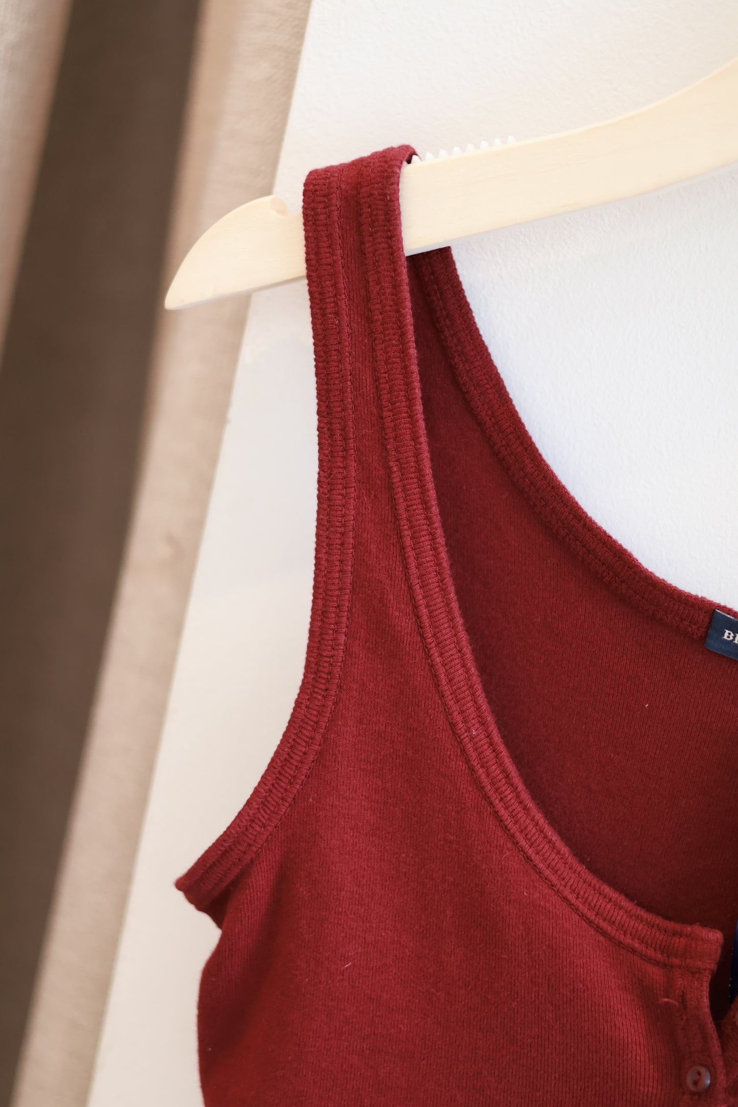 BRANDY MAROON TANK BUTTONS