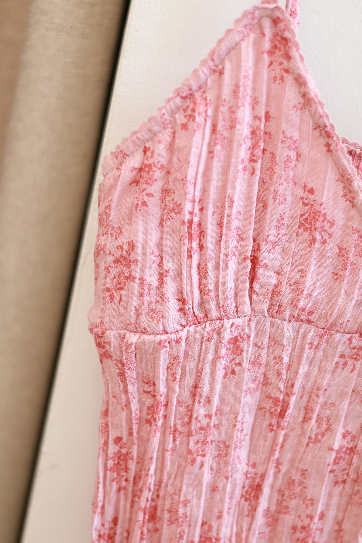 BRANDY PINK FLORAL V TOP
