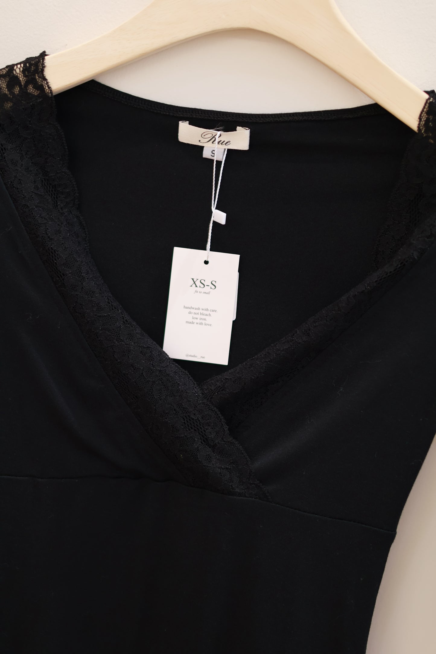 MAISON CHER Katun Odette Bubble V-Neck