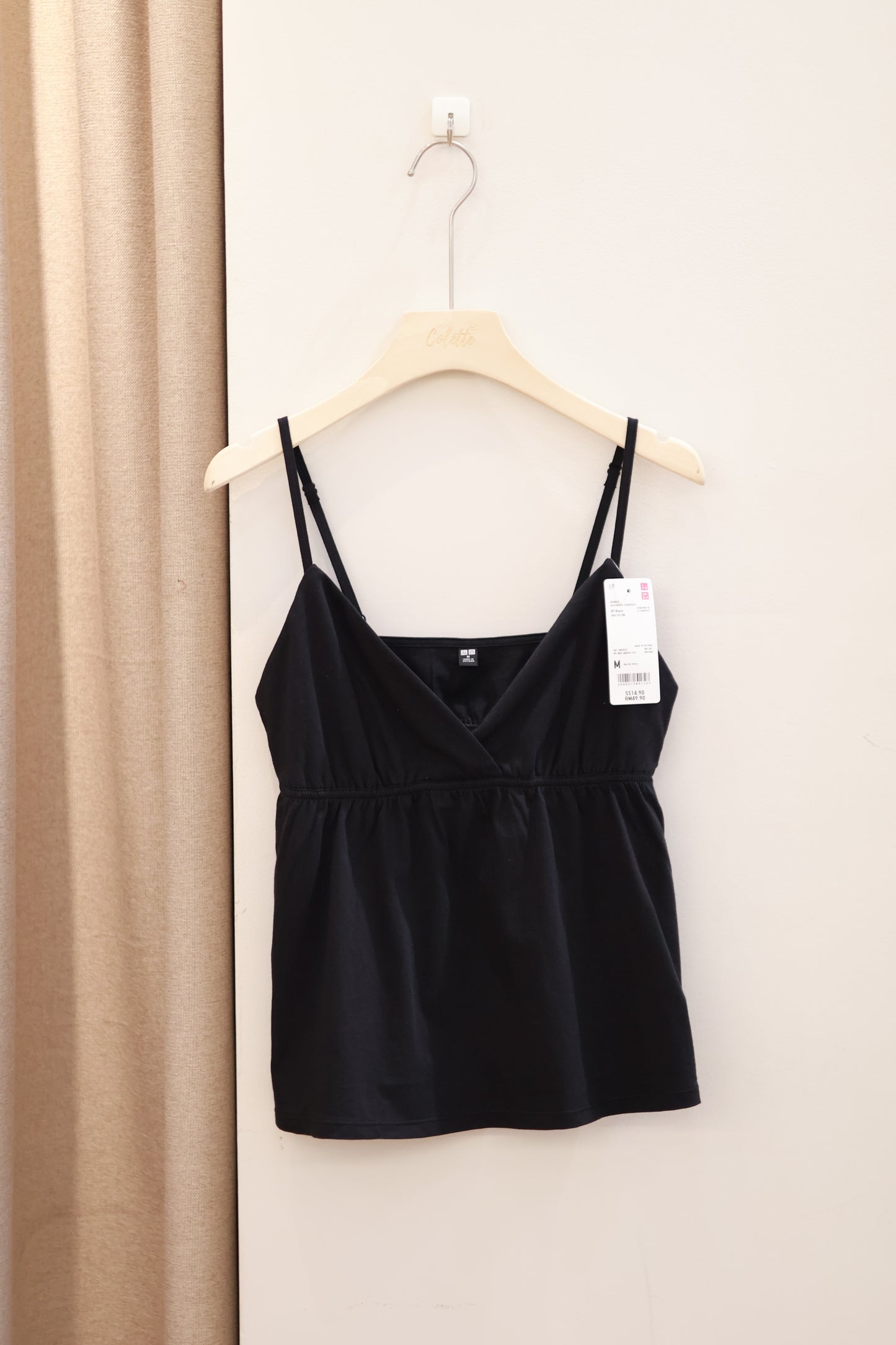 UNIQLO FLOWY TOP