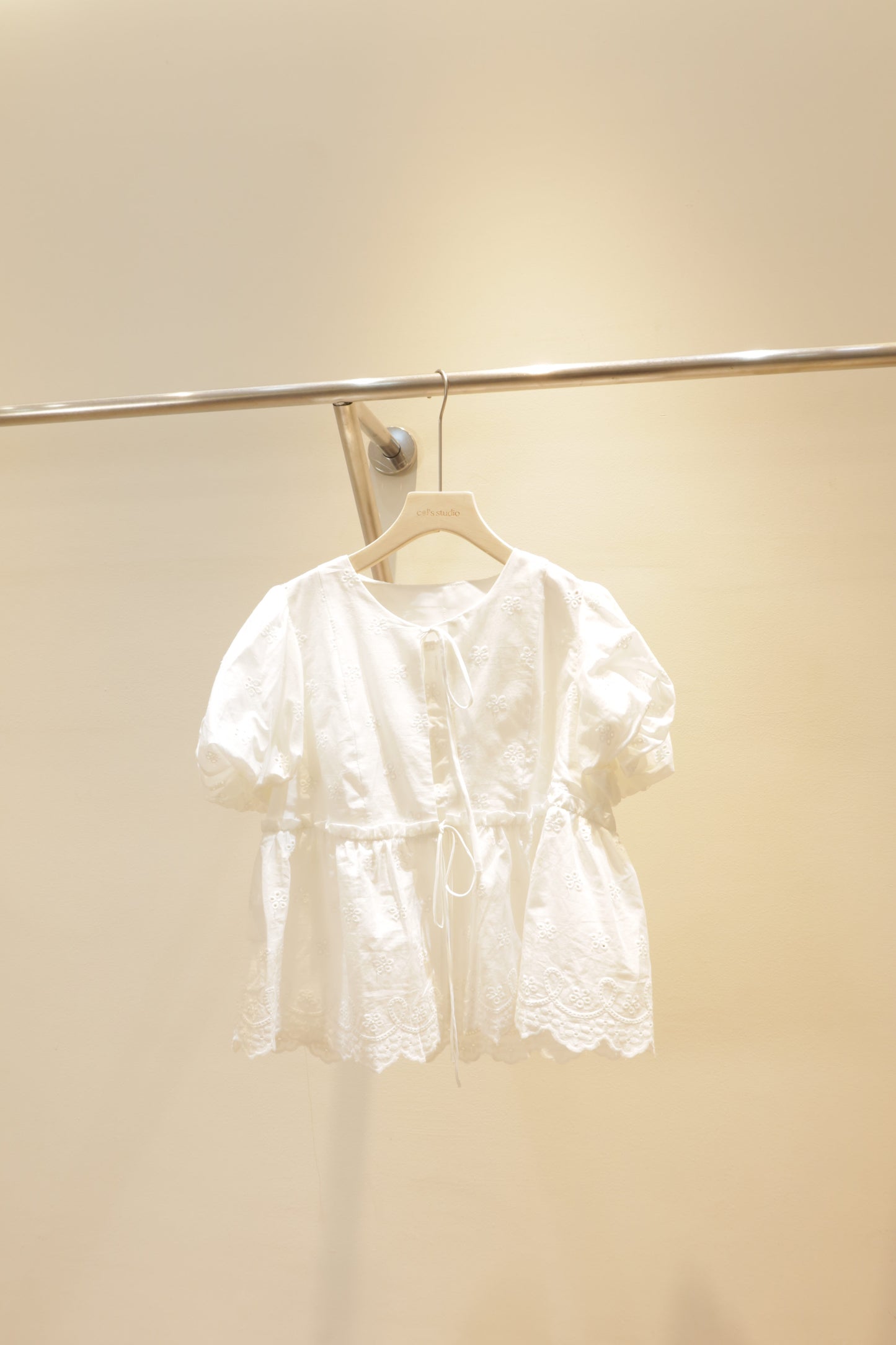 NO puffy sleeves top