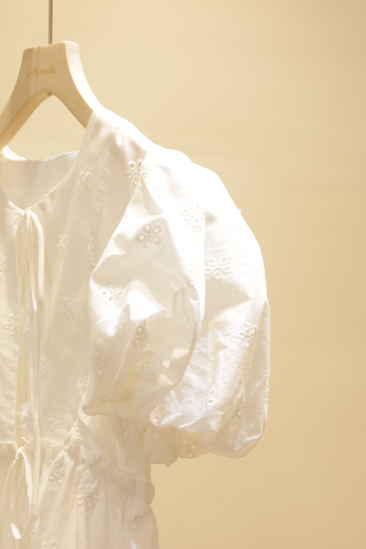NO puffy sleeves top