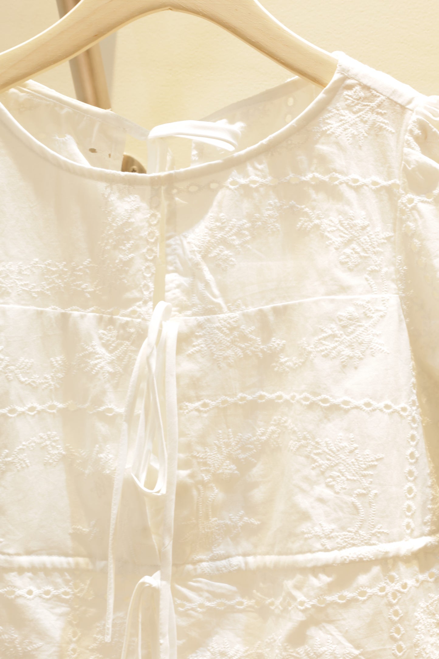 Floral embroidered short sleeve