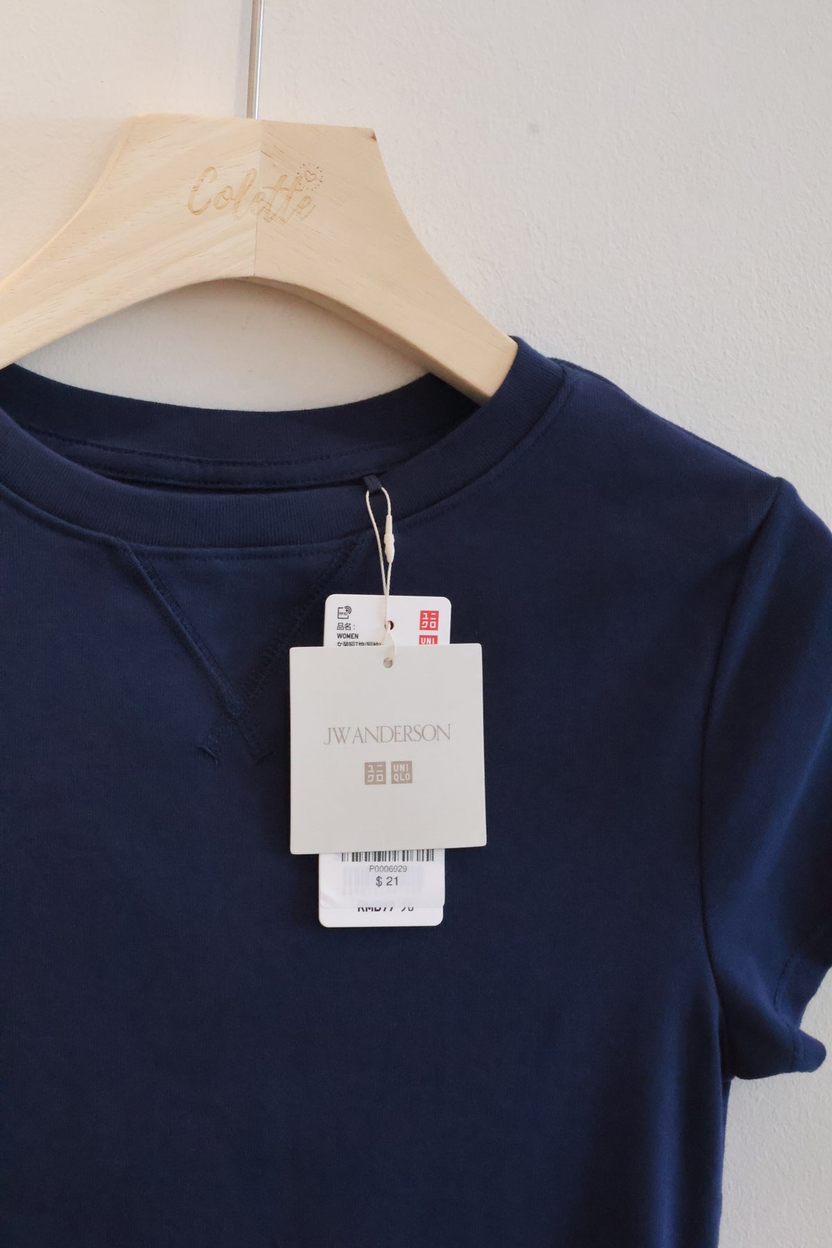 UNIQLO JWA BABY TEE
