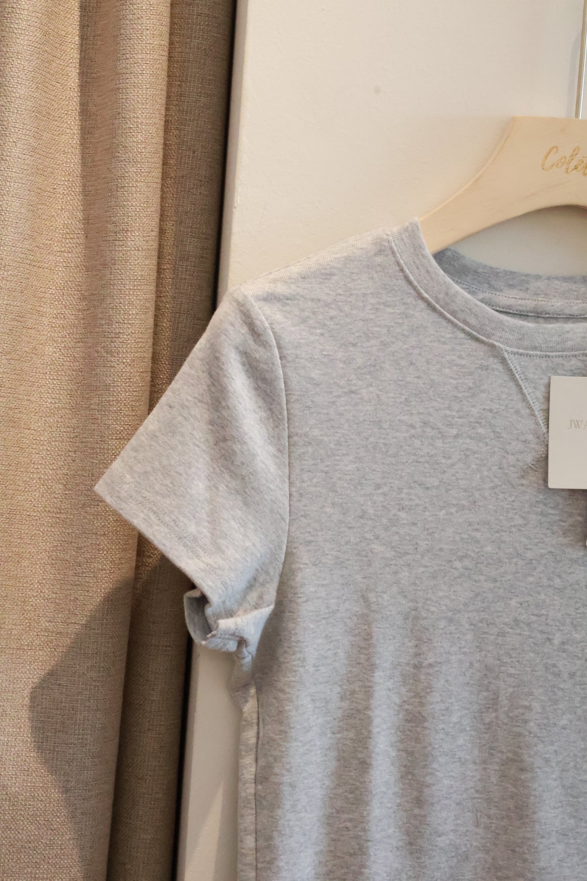 UNIQLO JWA BABY TEE