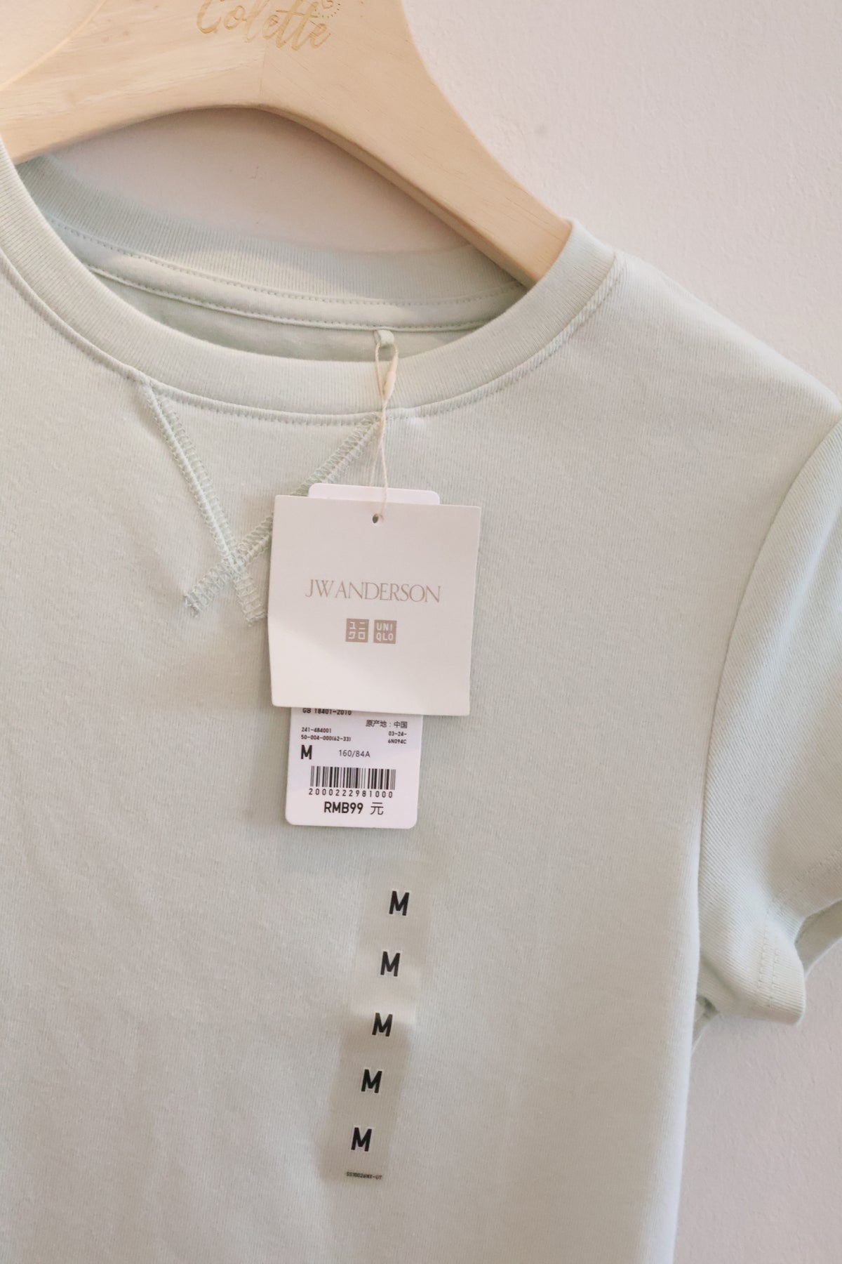 UNIQLO JWA BABY TEE