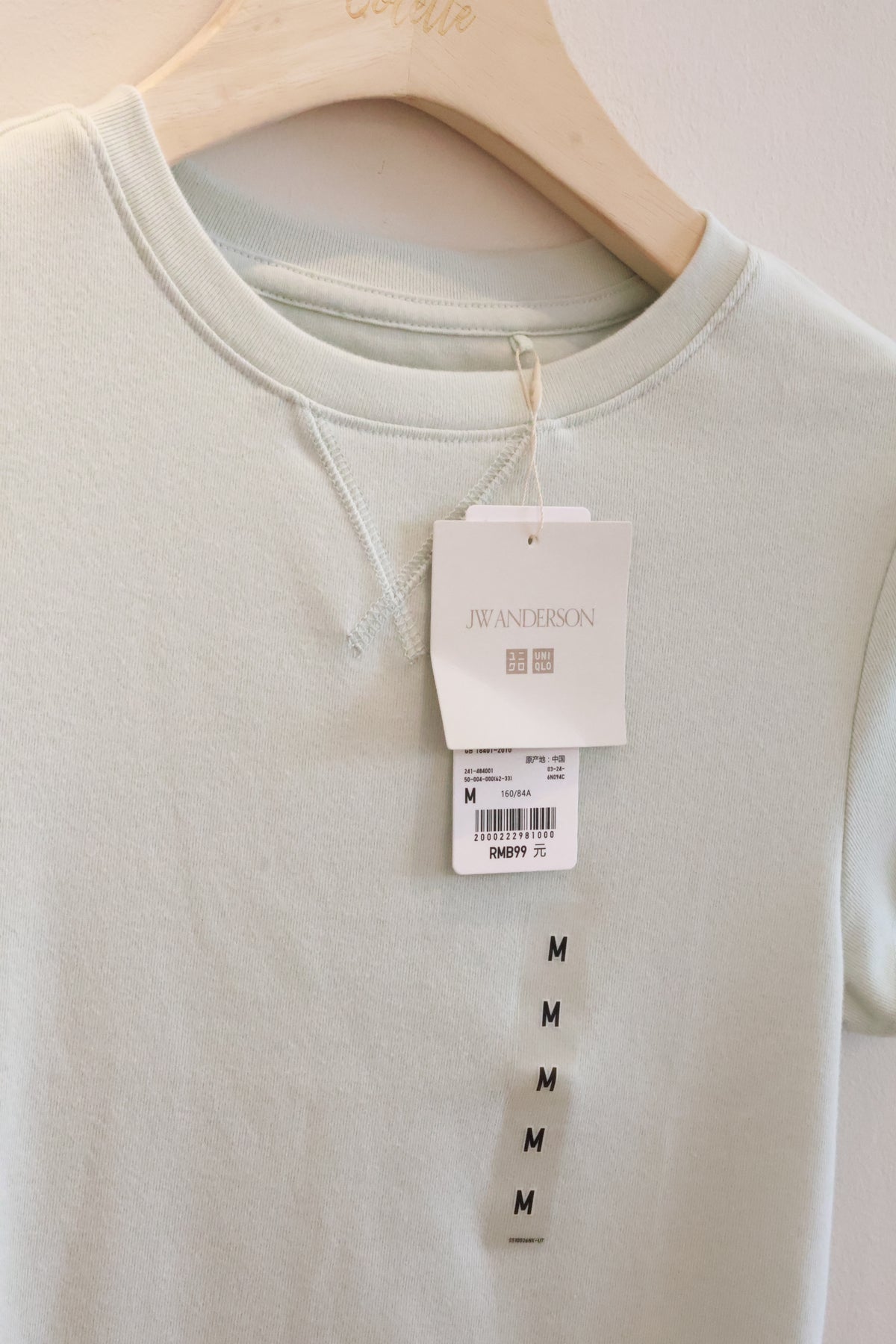 UNIQLO JWA BABY TEE