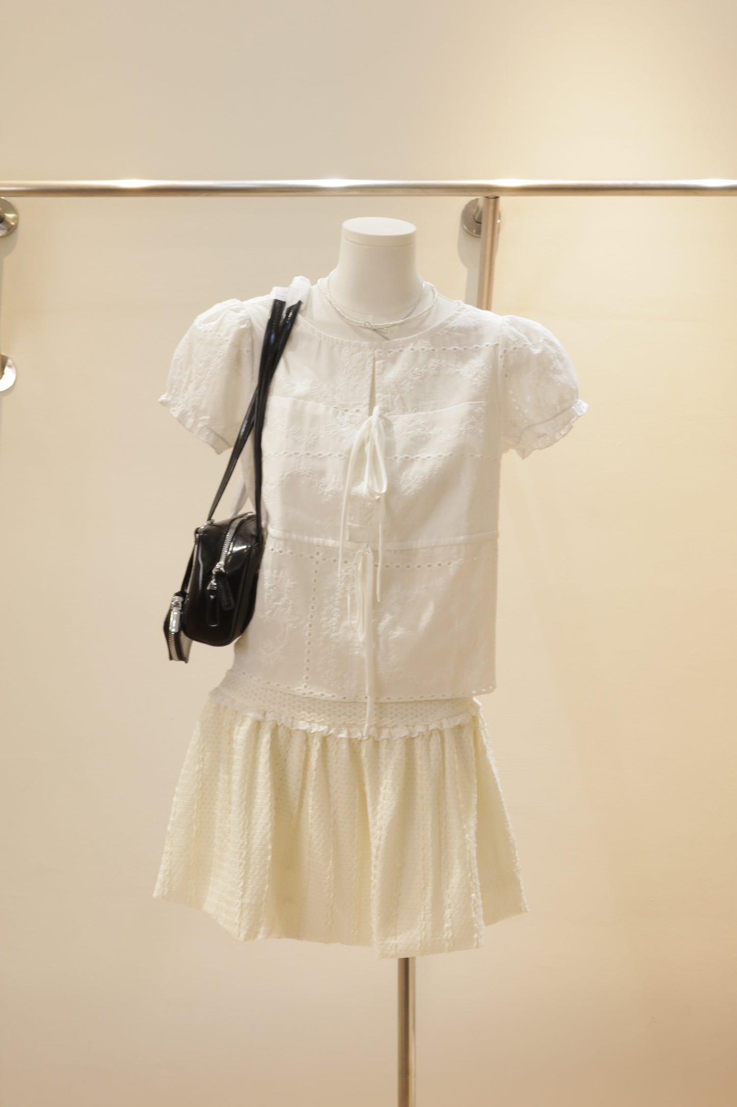 Floral embroidered short sleeve