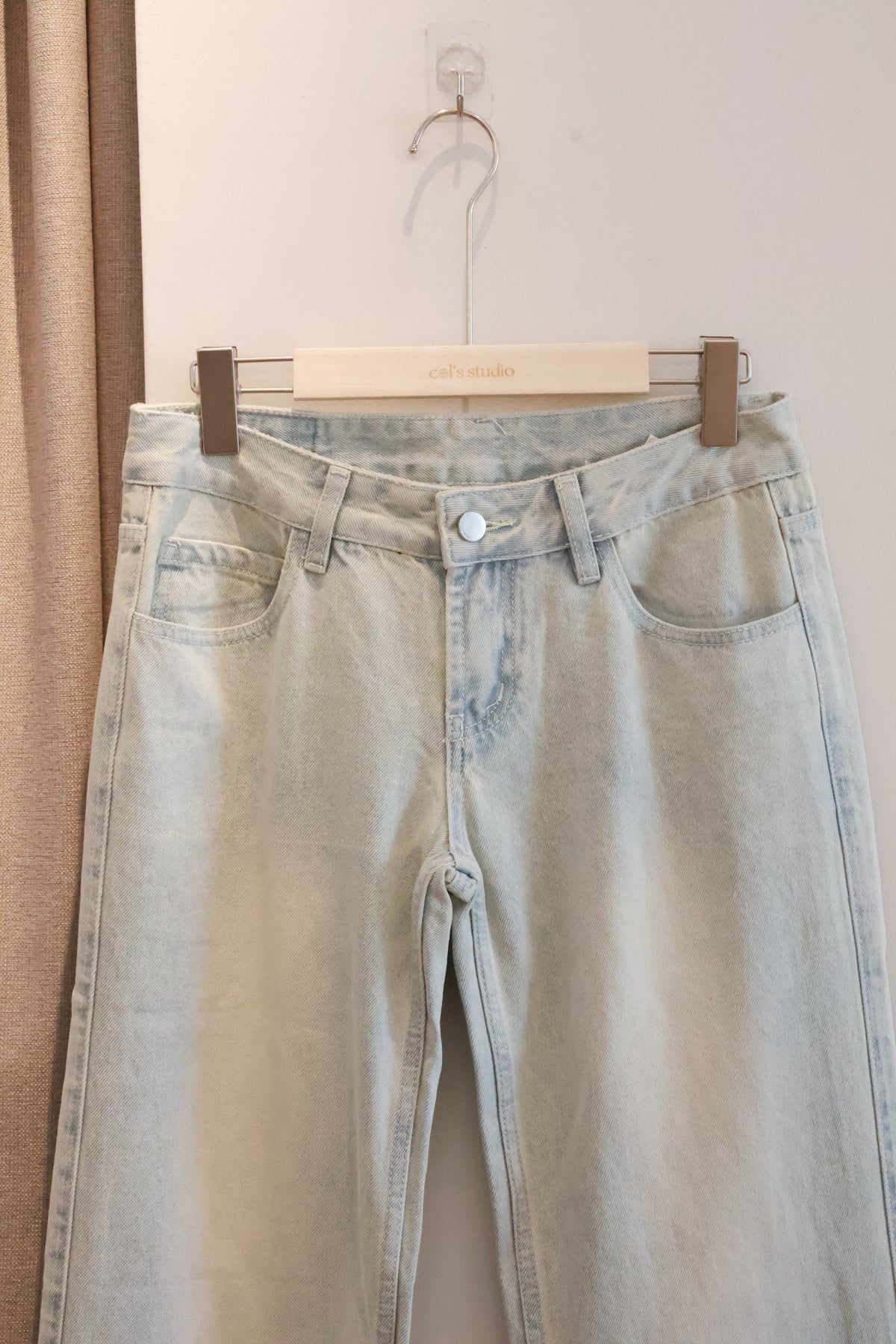 SO HOT American Vintage Washed Light Straight Jeans