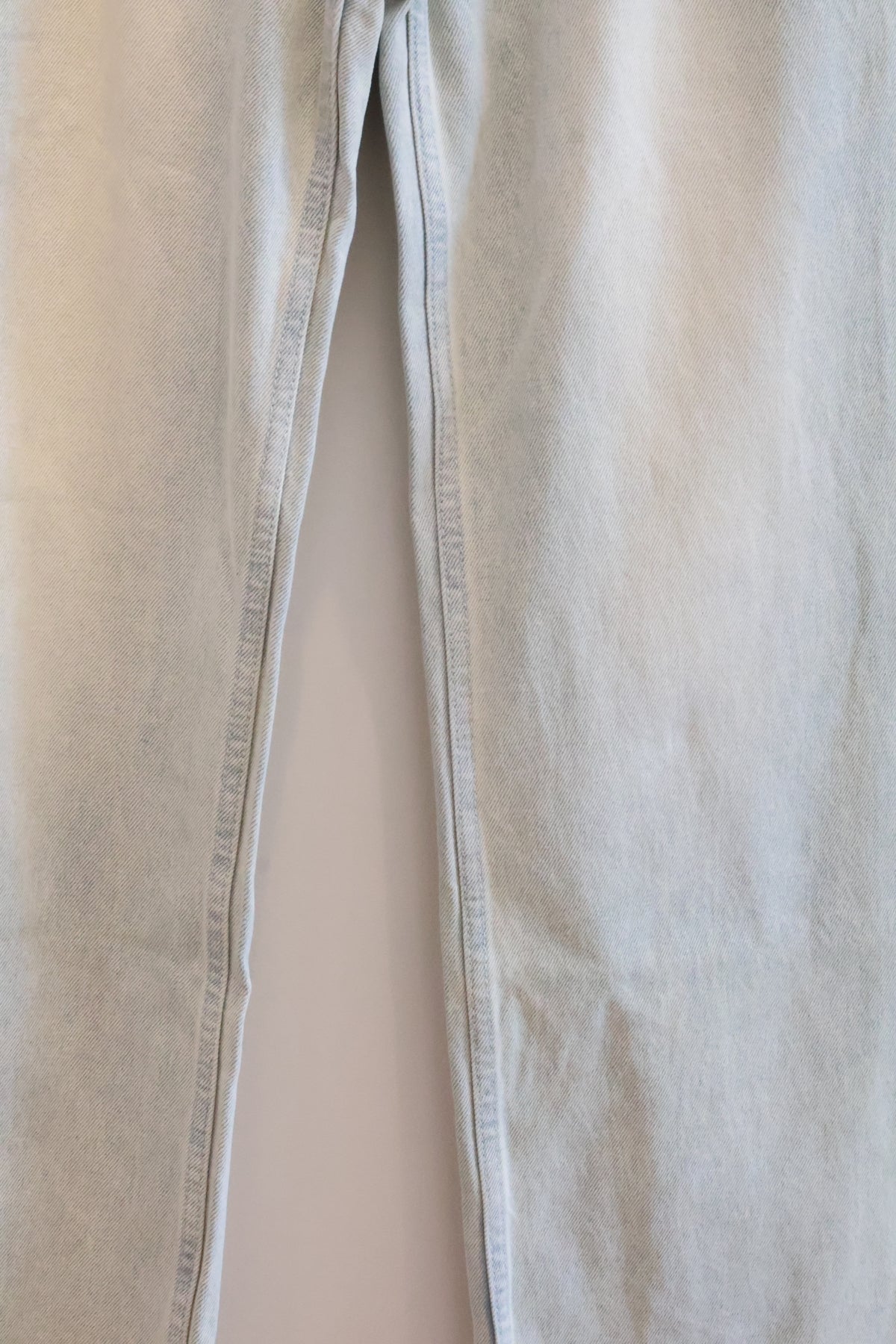 SO HOT American Vintage Washed Light Straight Jeans