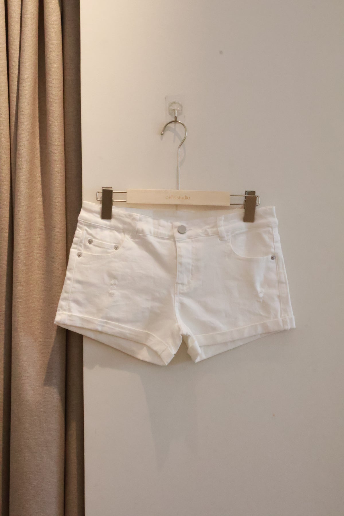AUD Mid-Low Waist Distressed Denim Shorts