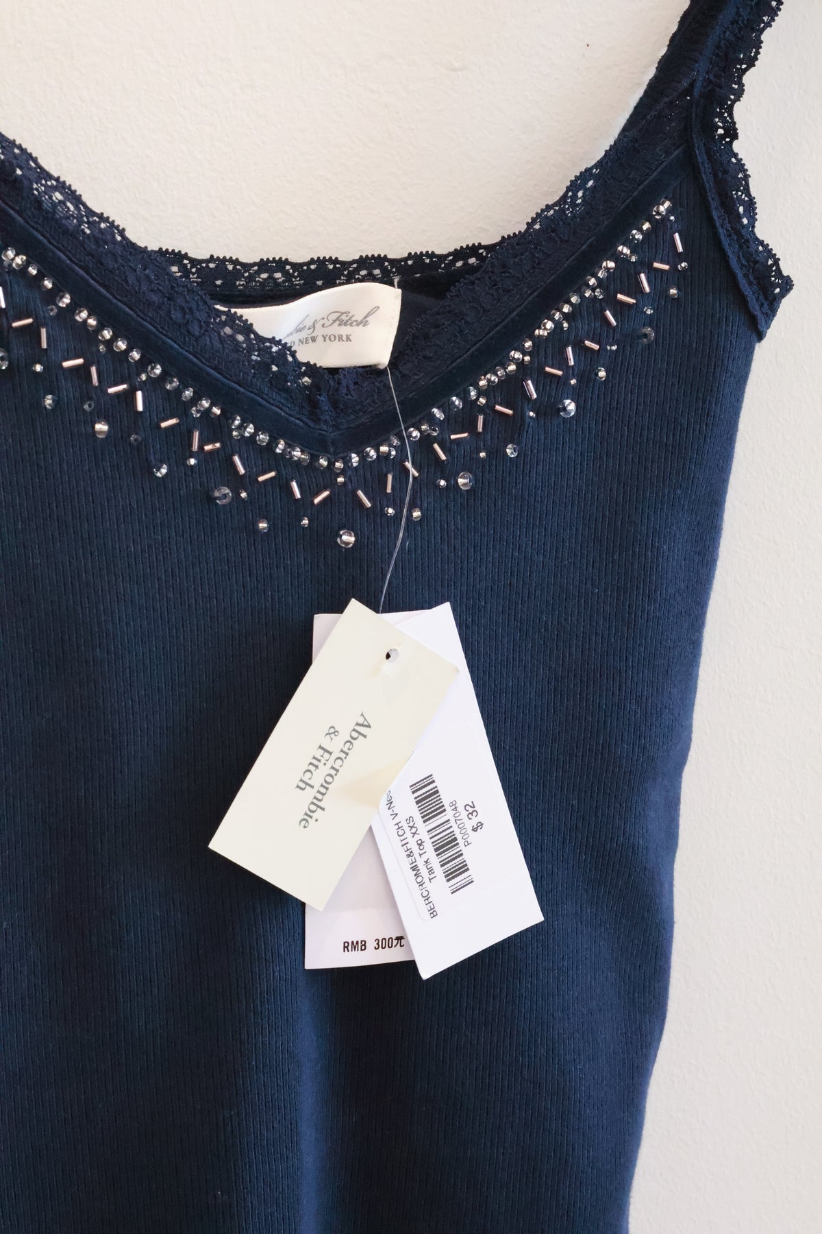 ABERCROMIE&FITCH V-Neck Tank Top